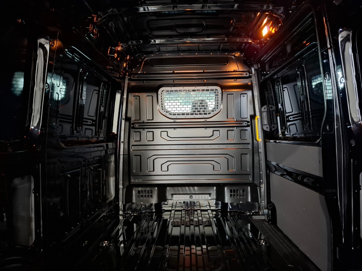Volkswagen Crafter 35 L3H3 177PK AUT | LED NAV CAM | ErgoComf. | Trekhaakvoorber. | Mistlampen