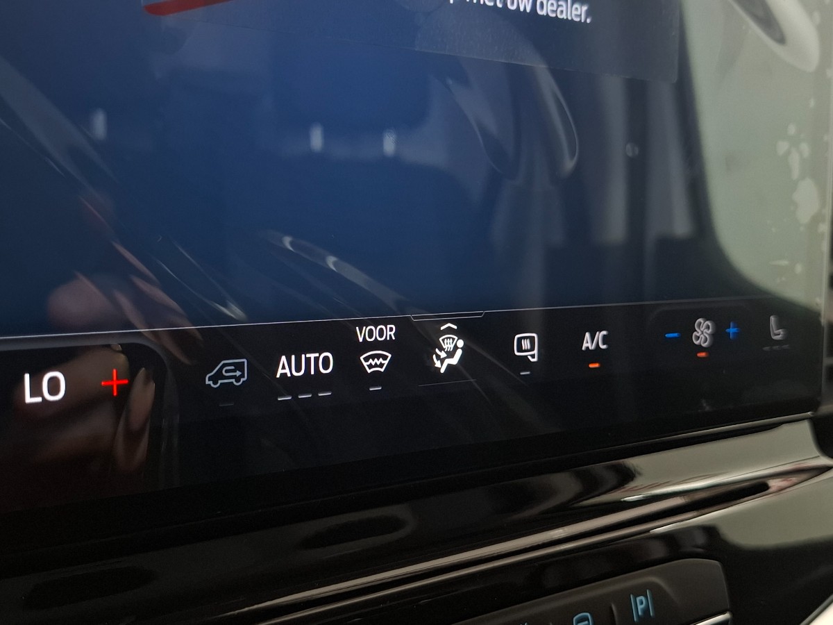 Ford Transit Trend 130PK Automaat | SYNC4 | Trekhaak | Stoelverwarming | Laadruimte pack