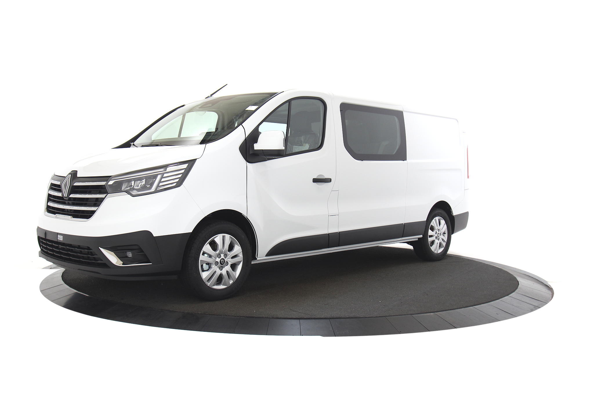 Renault Trafic 2.0 Blue dCi 130 T29 L2H1 Advance DC – 17″ LMV | Camera | Trekhaak | Stoel pass. in hoogte verstelb.