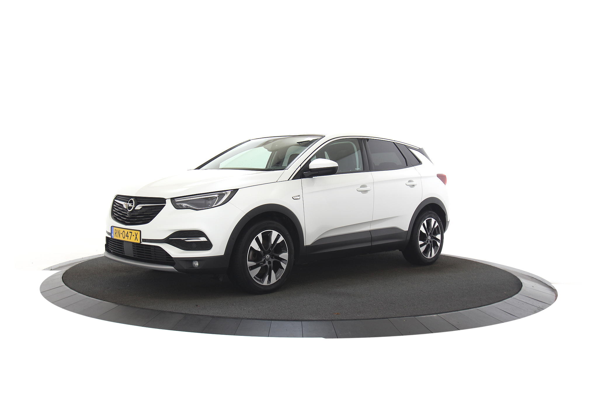 Opel Grandland X 1.2 Turbo Innovation riem vervangen 93000km metallic pano