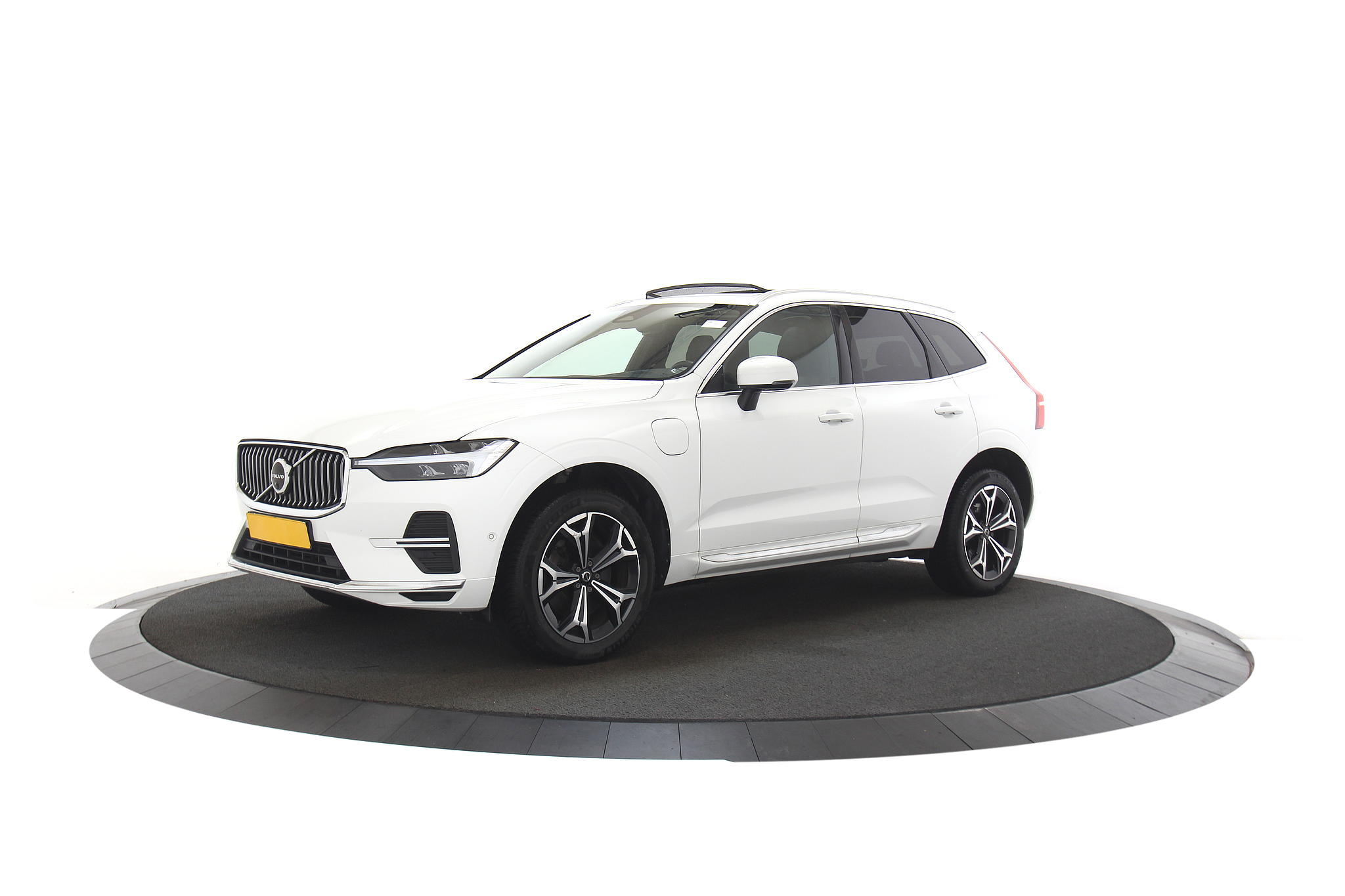 Volvo XC60 2.0 T6 Recharge AWD Inscription |Facelift|