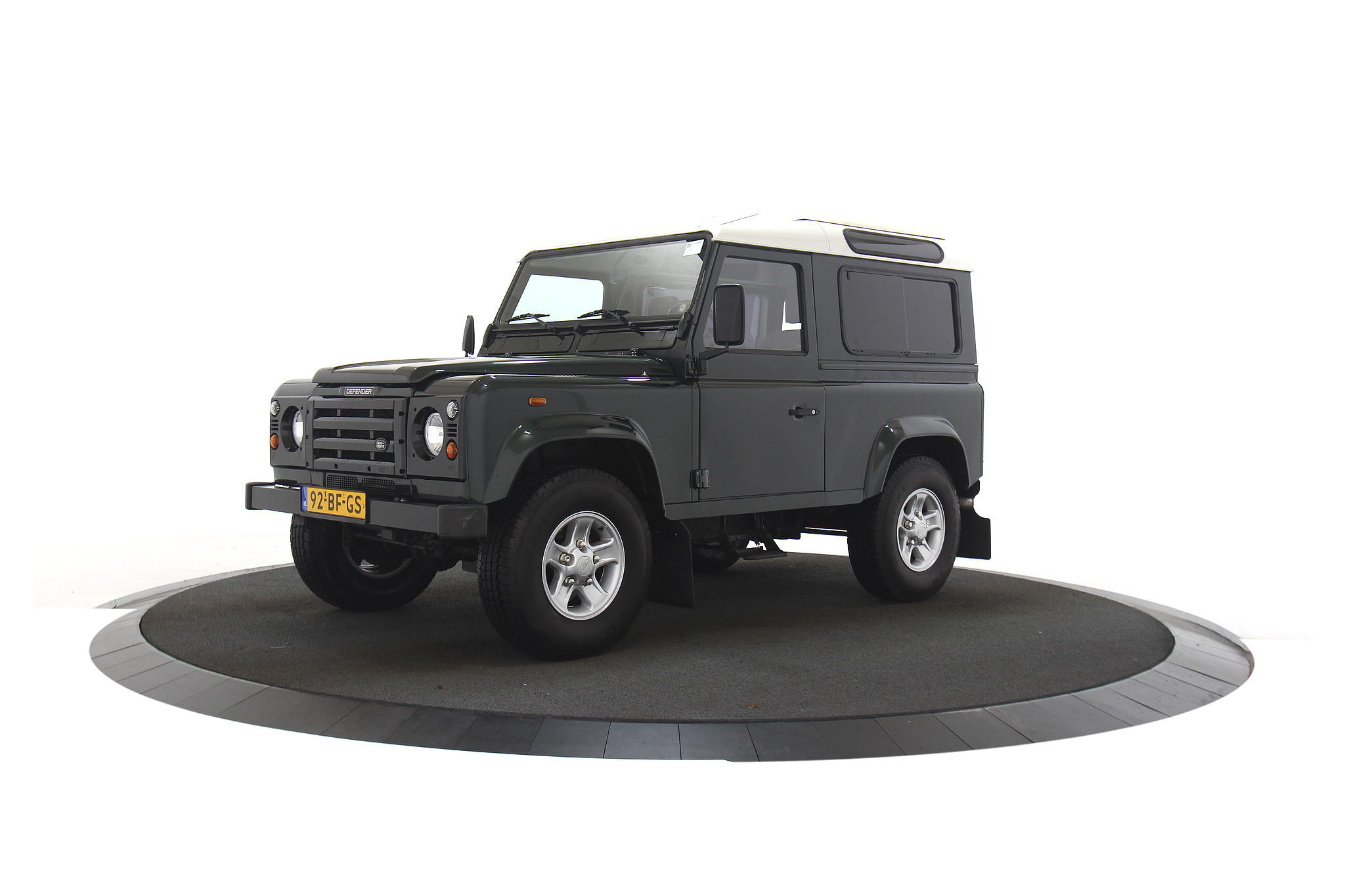 Land Rover Defender 2.5 Td5 90″ Hard Top