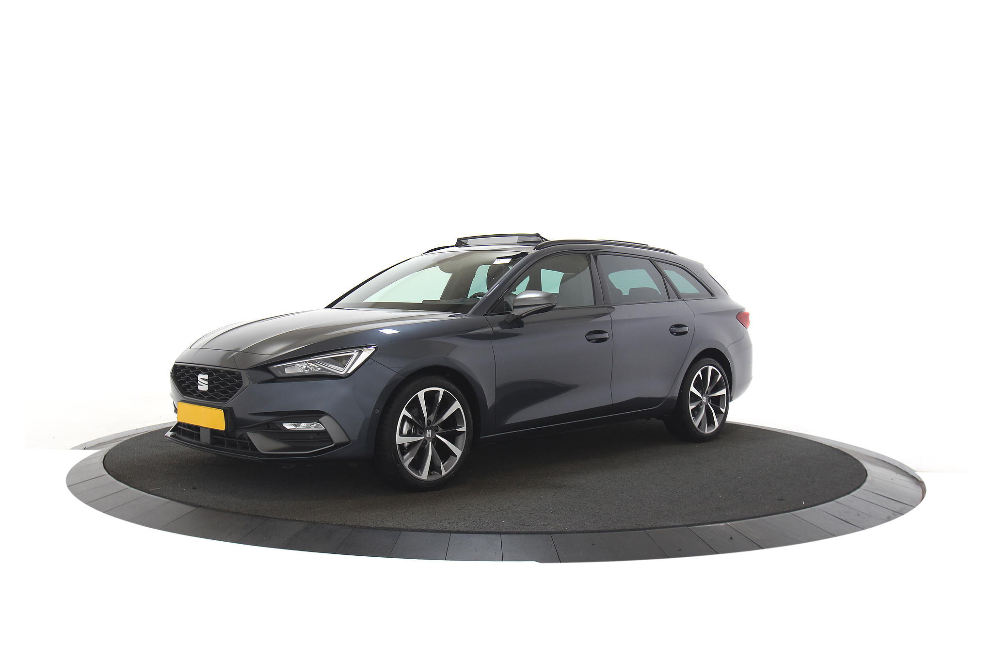 Seat Leon Sportstourer 1.5 etsi 150pk DSG FR Pano