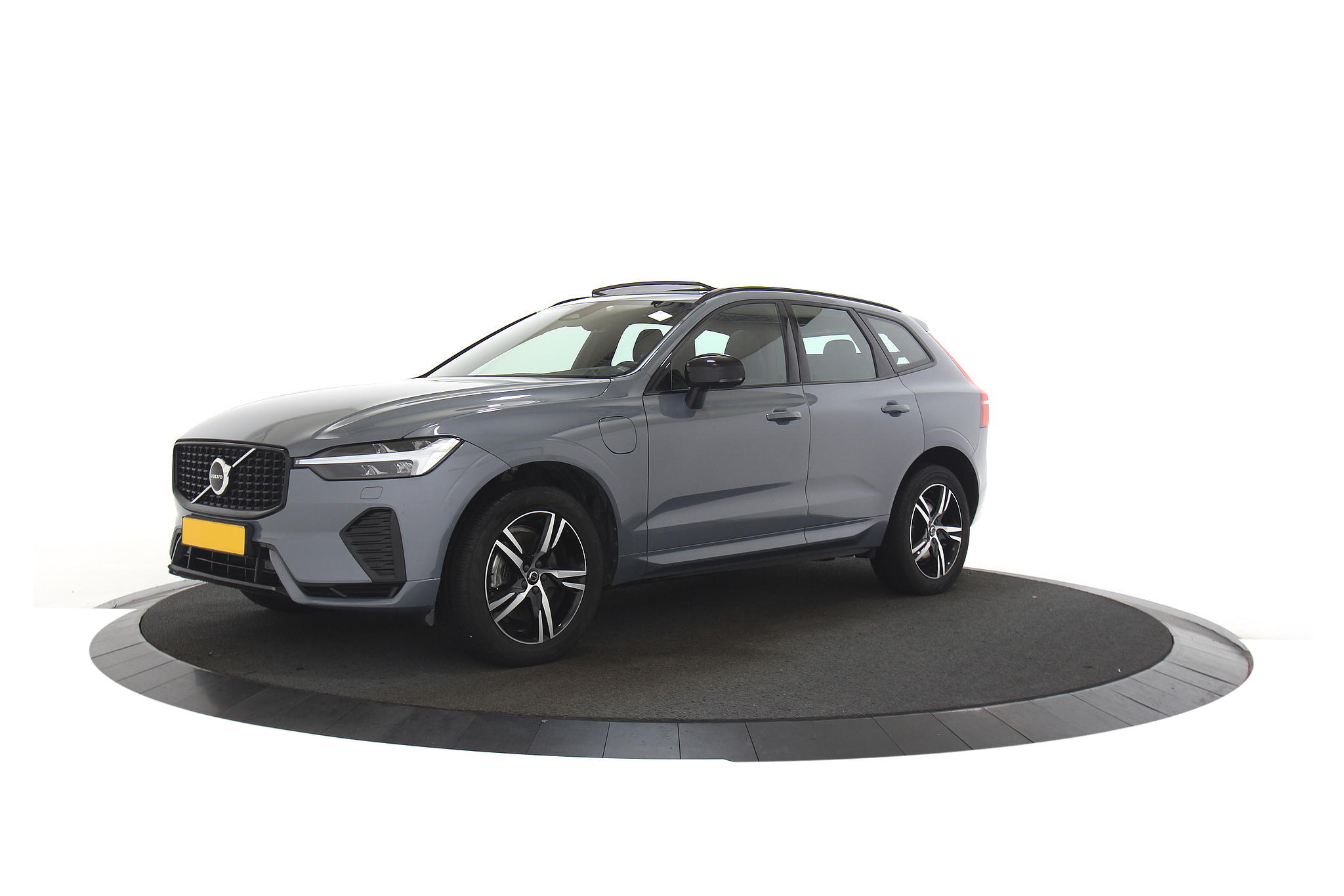 Volvo XC60 2.0 T6 Recharge R-Design |Facelift|Trekhaak|Stoelverwarming|ACC|