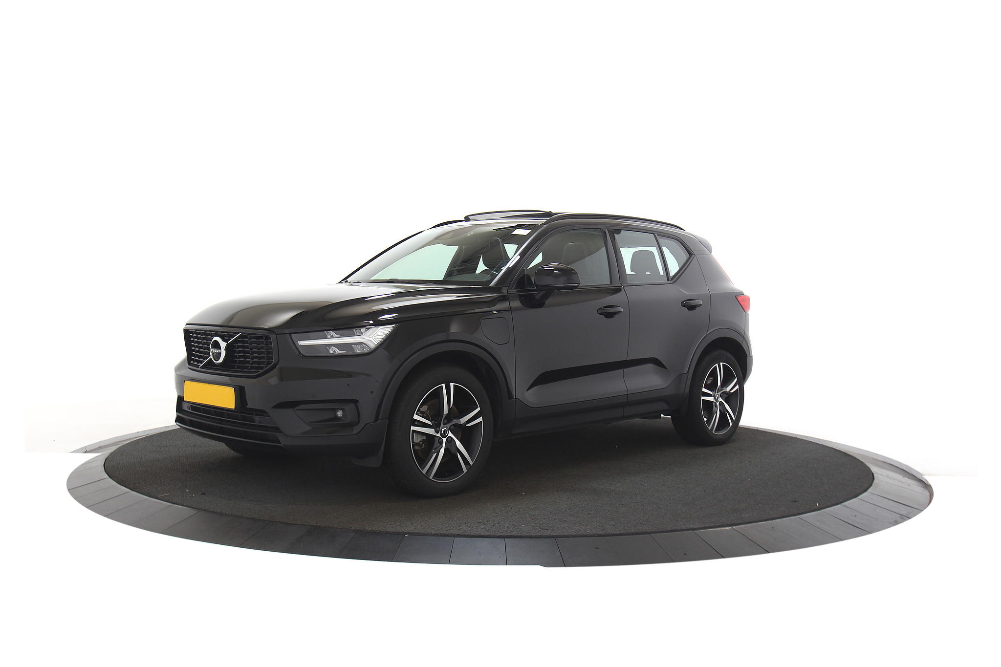 Volvo XC40 1.5 T5 Recharge R-Design |H&K|Pano|Memory|Stoelverwarming|