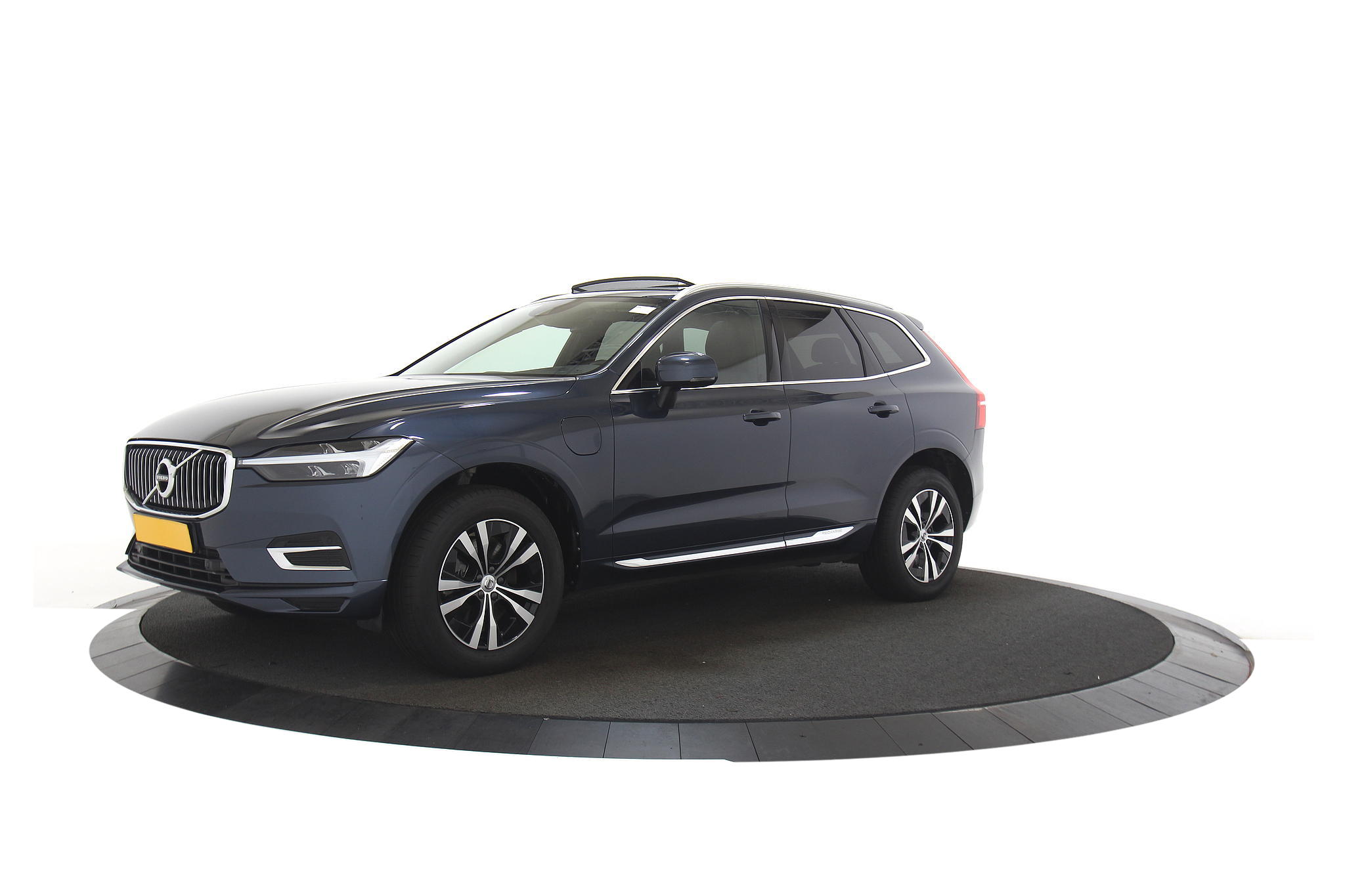 Volvo XC60 2.0 T8 Recharge Inscription |Pano|ACC|