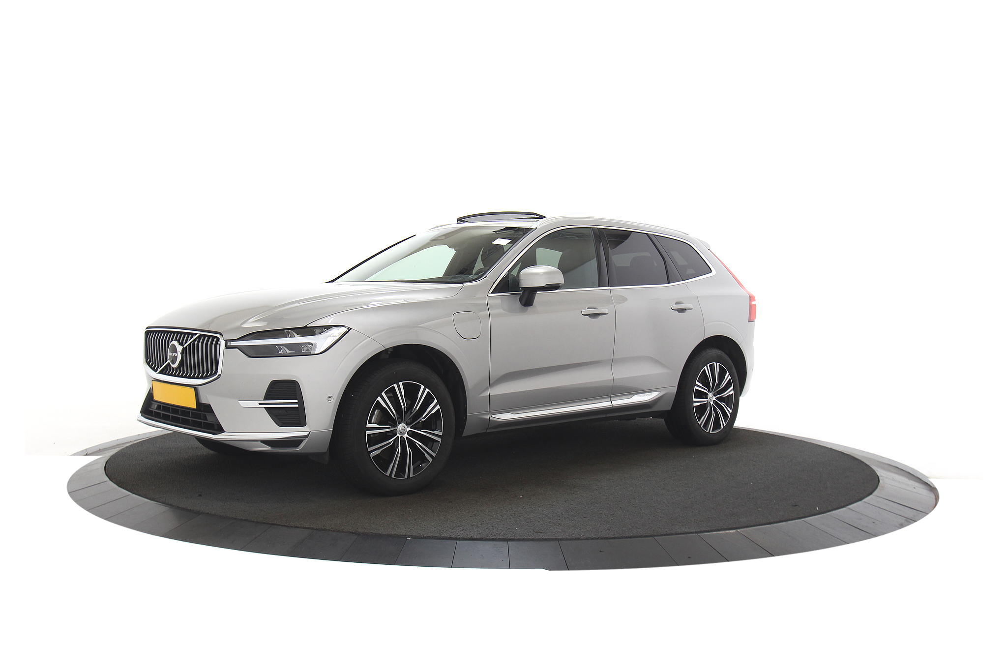 Volvo XC60 2.0 T6 Recharge Inscription |Pano|Trekhaak|Memory|