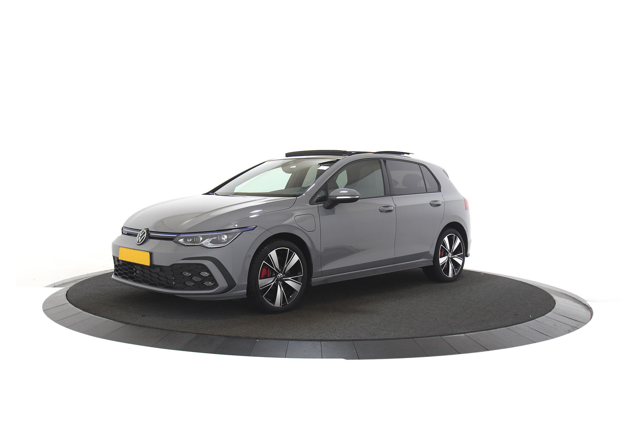 Volkswagen Golf 1.4 GTE 245 PK | PANO |18″LMV | Mislampen