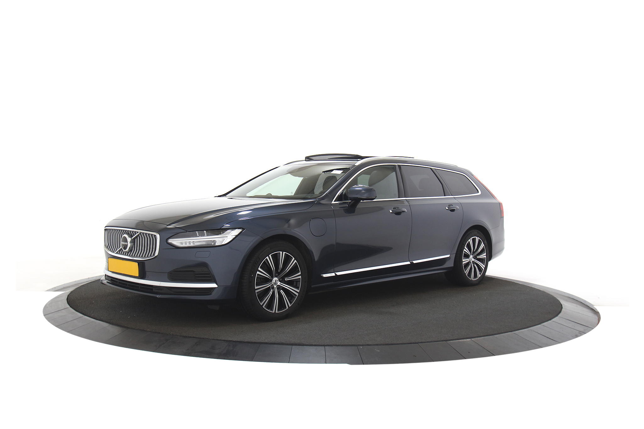 Volvo V90 T6 Recharge AWD Inscription B&W Pano BLIS Trekhaak