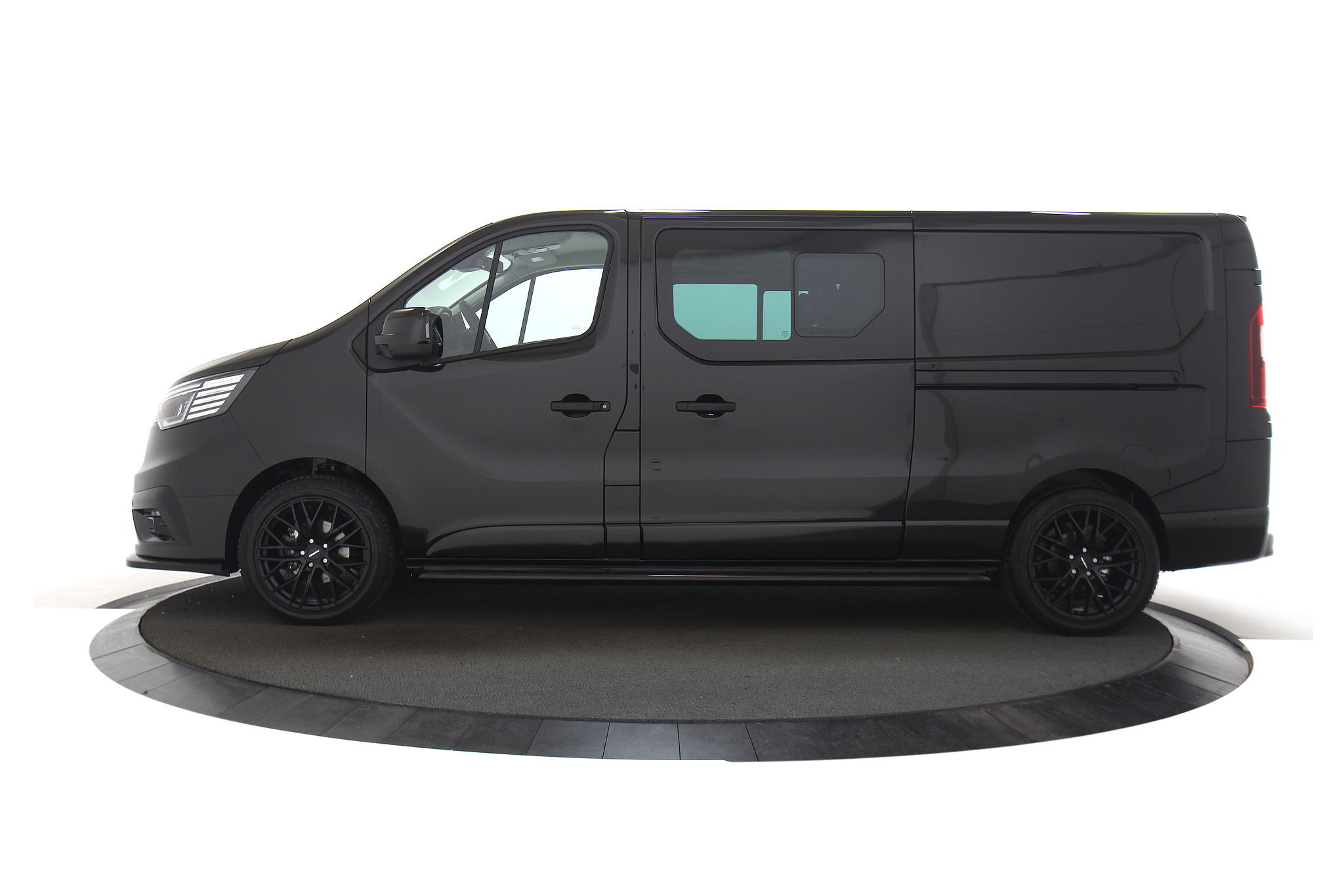 Renault Trafic L2H1 T29 DC dCi 170 EDC Extra BLACK EDITION | Achterdeuren met ruiten + Privacy Glass