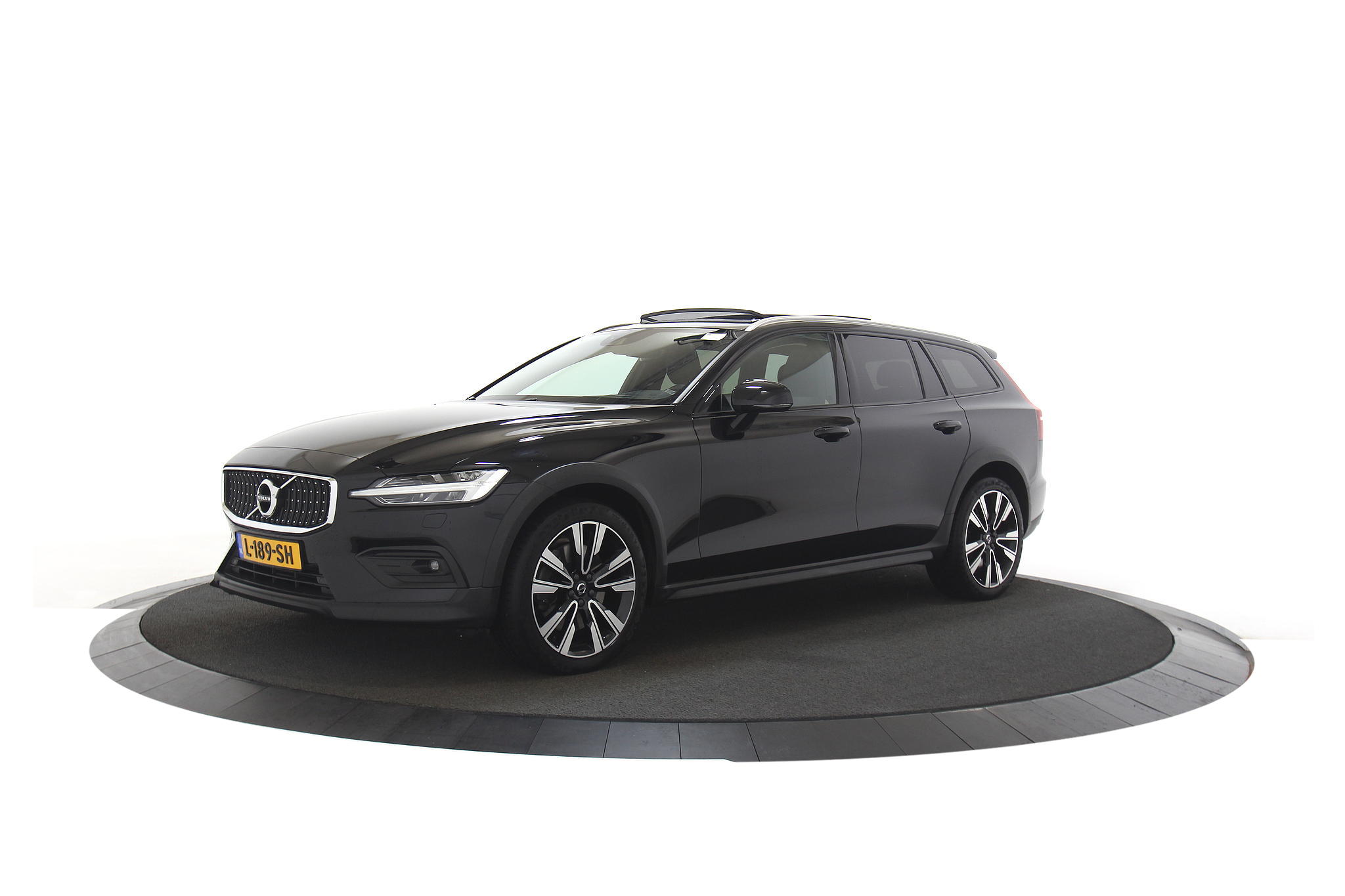 Volvo V60 Cross Country 2.0 B5 AWD  Pro