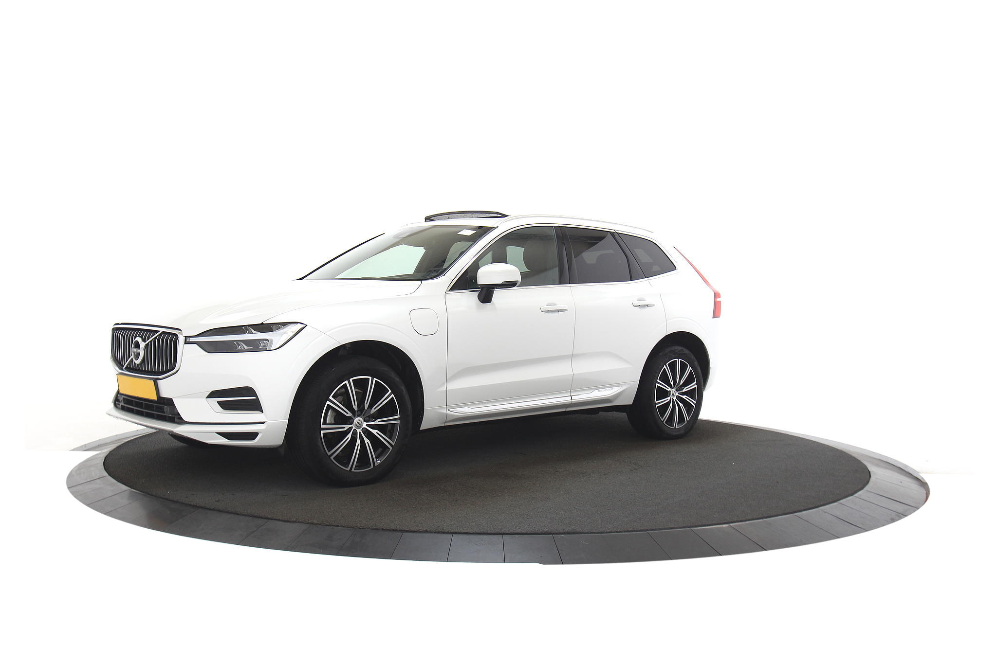 Volvo XC60 2.0 T6 Recharge Inscription |Stoelverwarming|H&K|ACC|