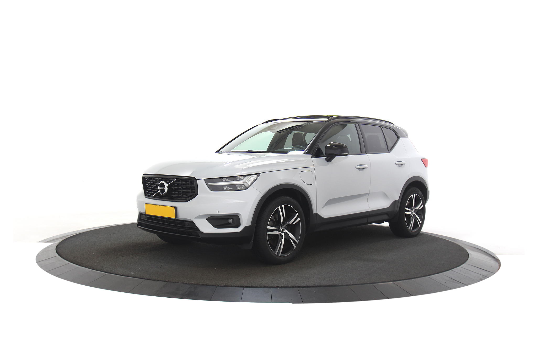 Volvo XC40 T5 Plug-In Recharge R-Design Panoramadak