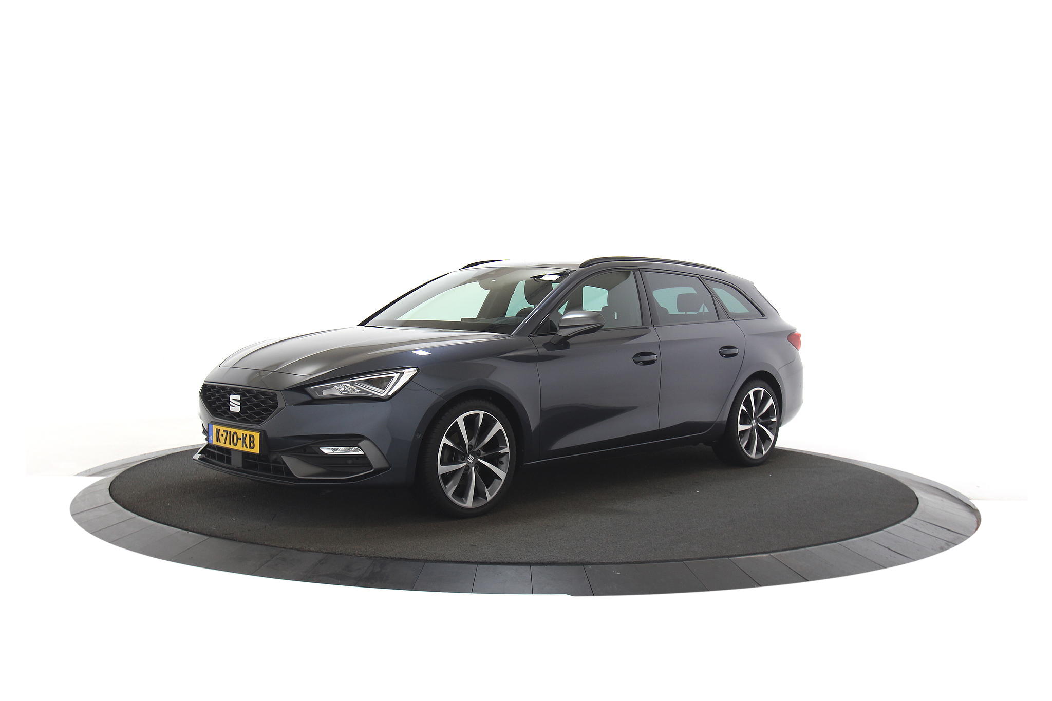 SEAT Leon Sportstourer 1.5 eTSI FR Launch Edition