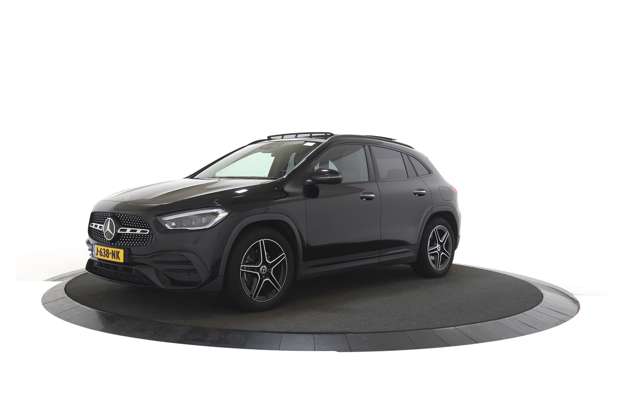 Mercedes-Benz GLA-klasse 200 Business Solution AMG Pano Sfeer Burmester