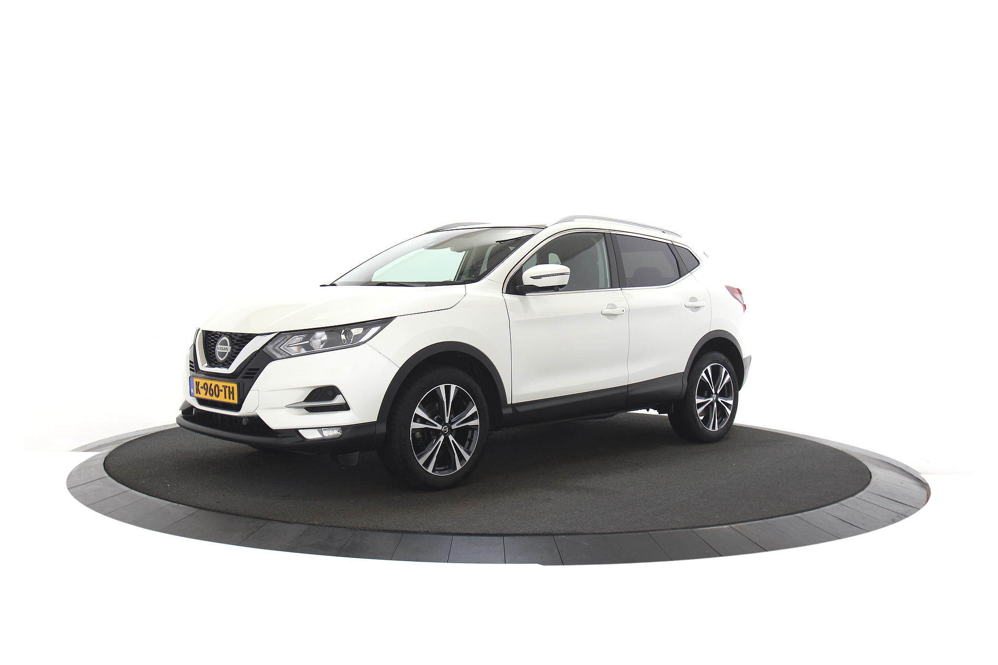 Nissan Qashqai 1.3 DIG-T Design Edition Pano Metallic