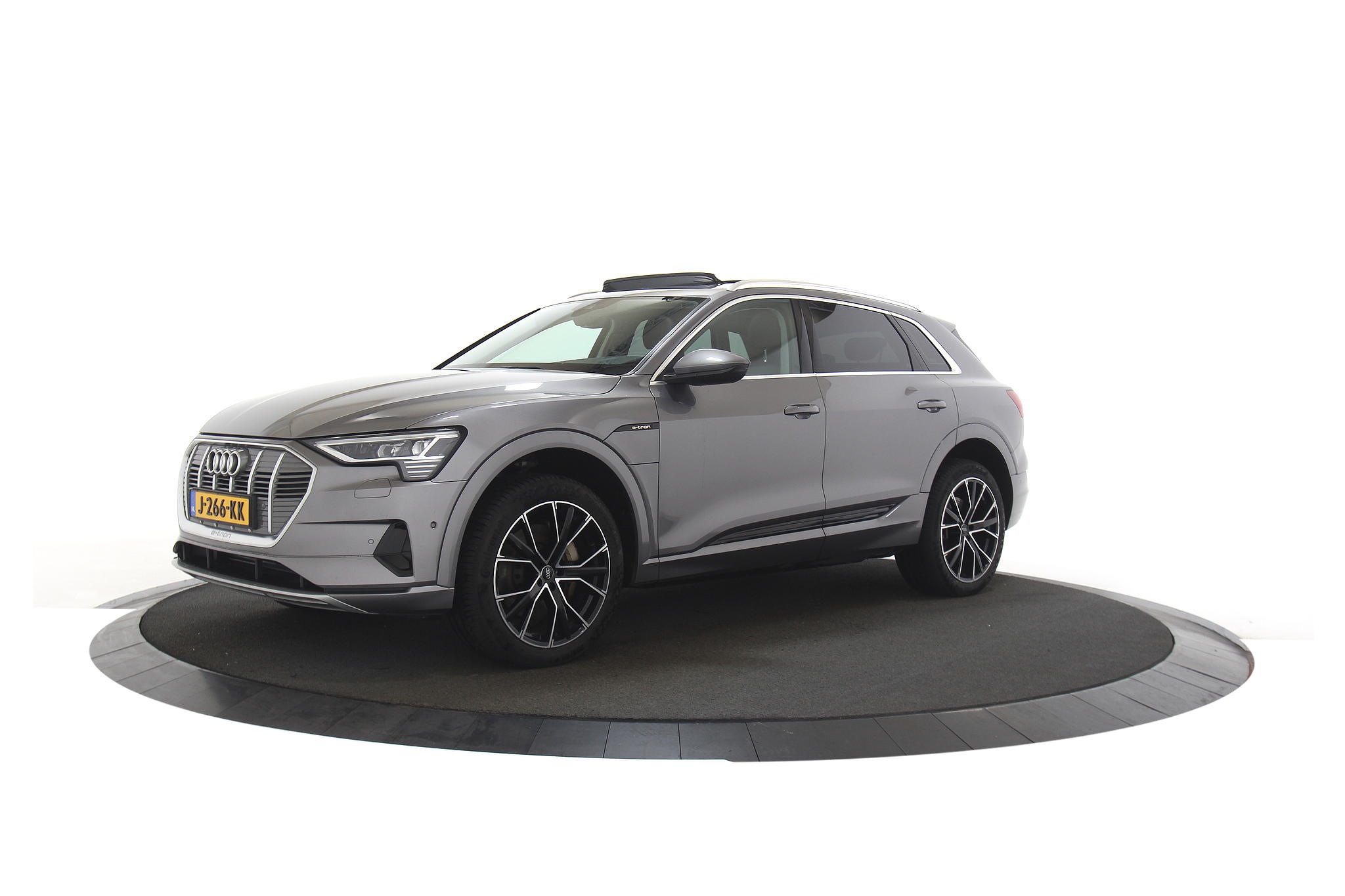 Audi e-tron e-tron 50 quattro Launch edition plus 71 kWh Pano Leder ACC