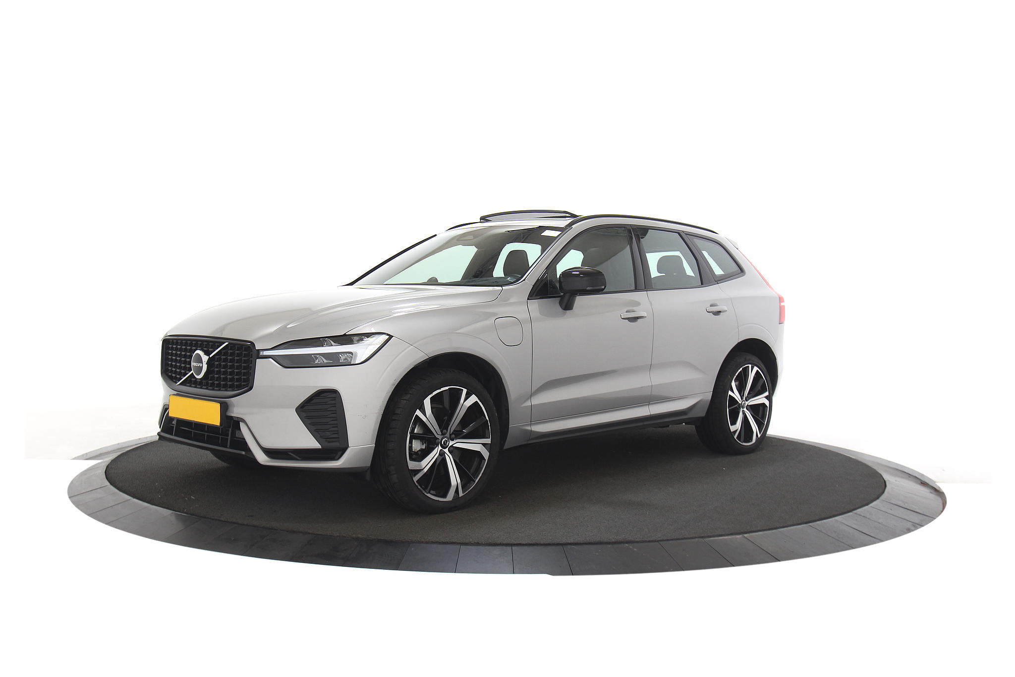 Volvo XC60 T8 Recharge Plug-In Plus Dark