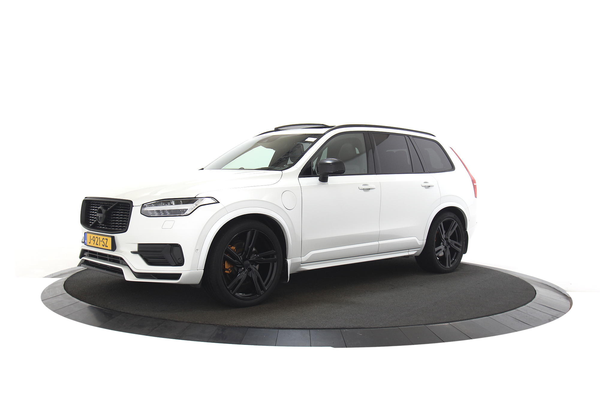 Volvo XC90  2.0 T8 Twin Engine AWD R-Design B&W Luchtvering