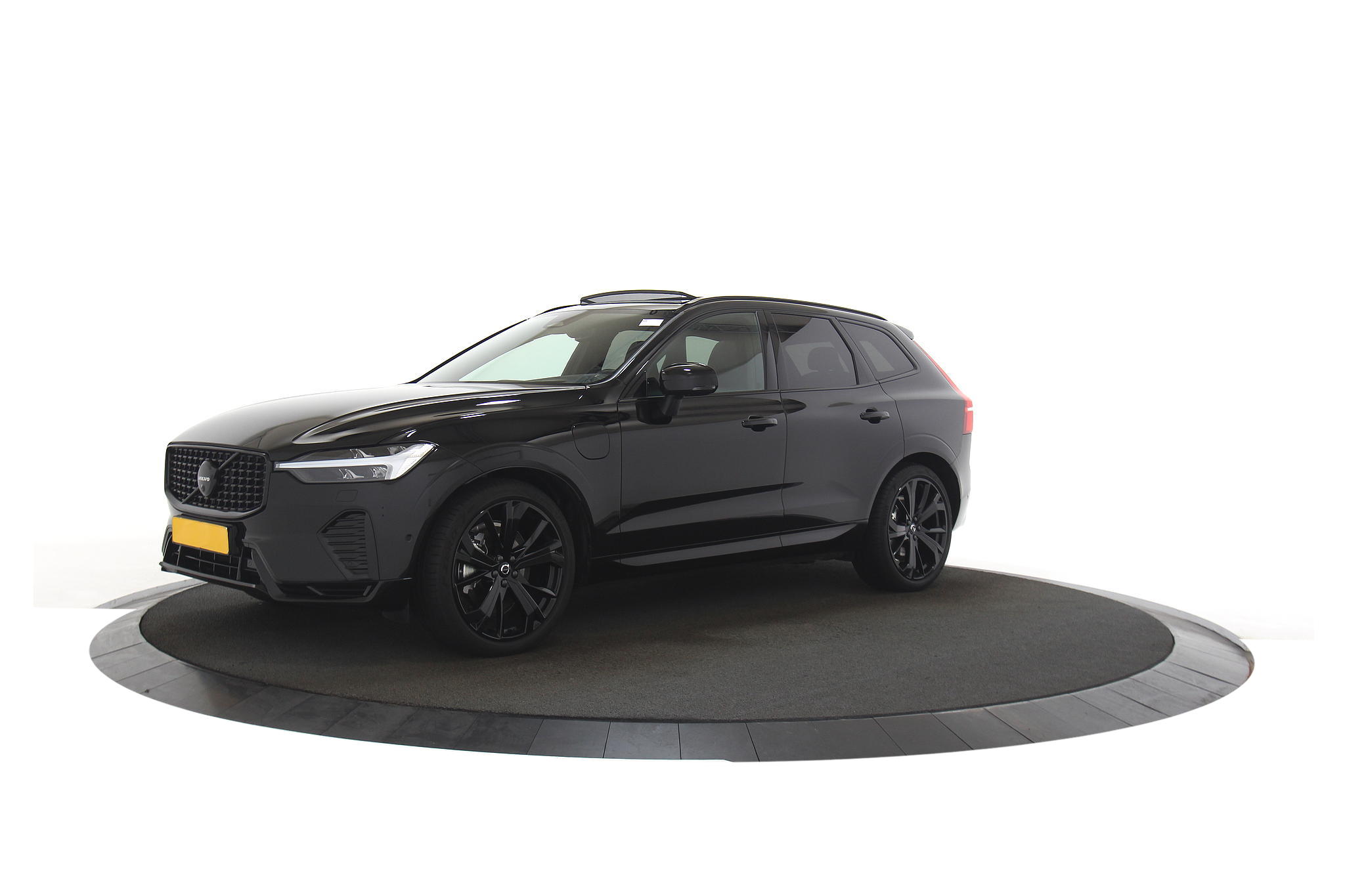 Volvo XC60 Recharge T6 eAWD Black Edition VBL