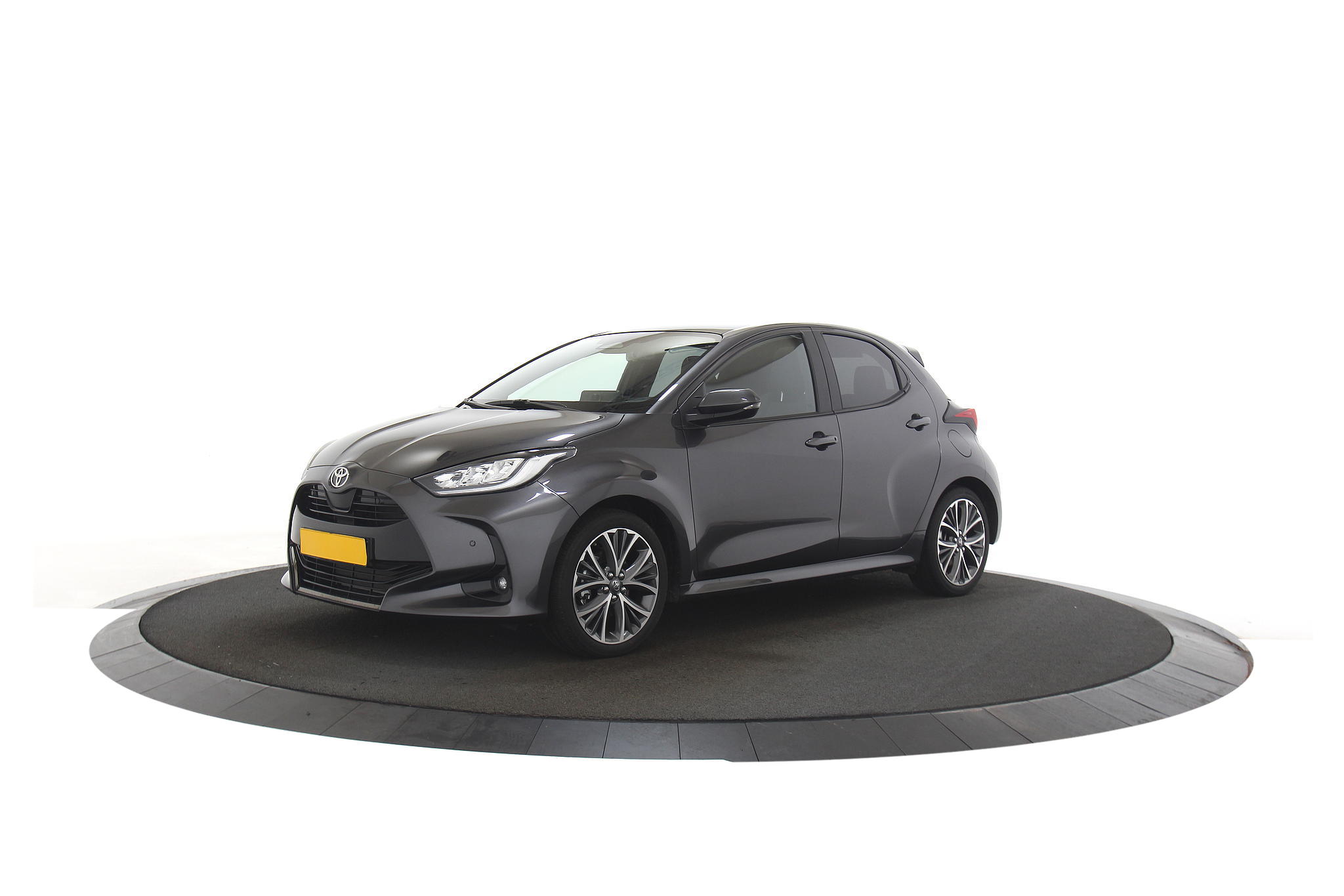 Toyota Yaris 1.5 Hybrid 130 Executive |Pano|HUD|Stoelverwarming|JBL|PDC V+A|