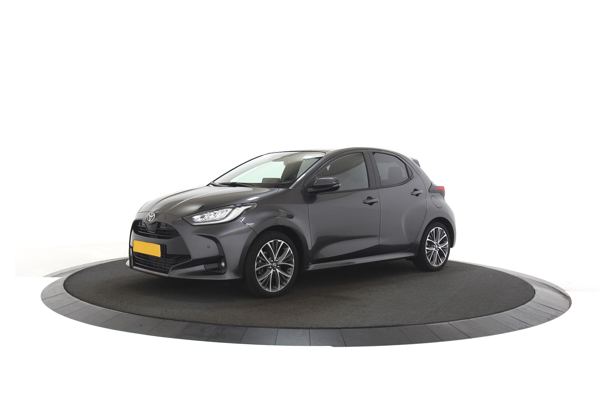 Toyota Yaris 1.5 Hybrid 130 Executive |Pano|HUD|Stoelverwarming|JBL|PDC V+A|