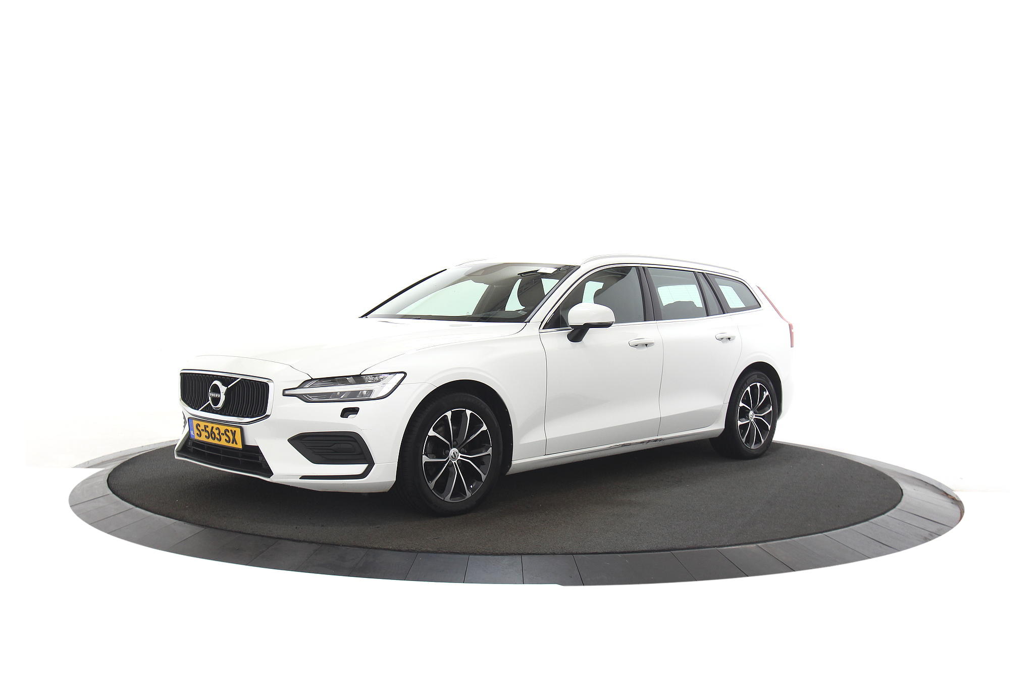 Volvo V60 2.0 T4 Momentum Pro