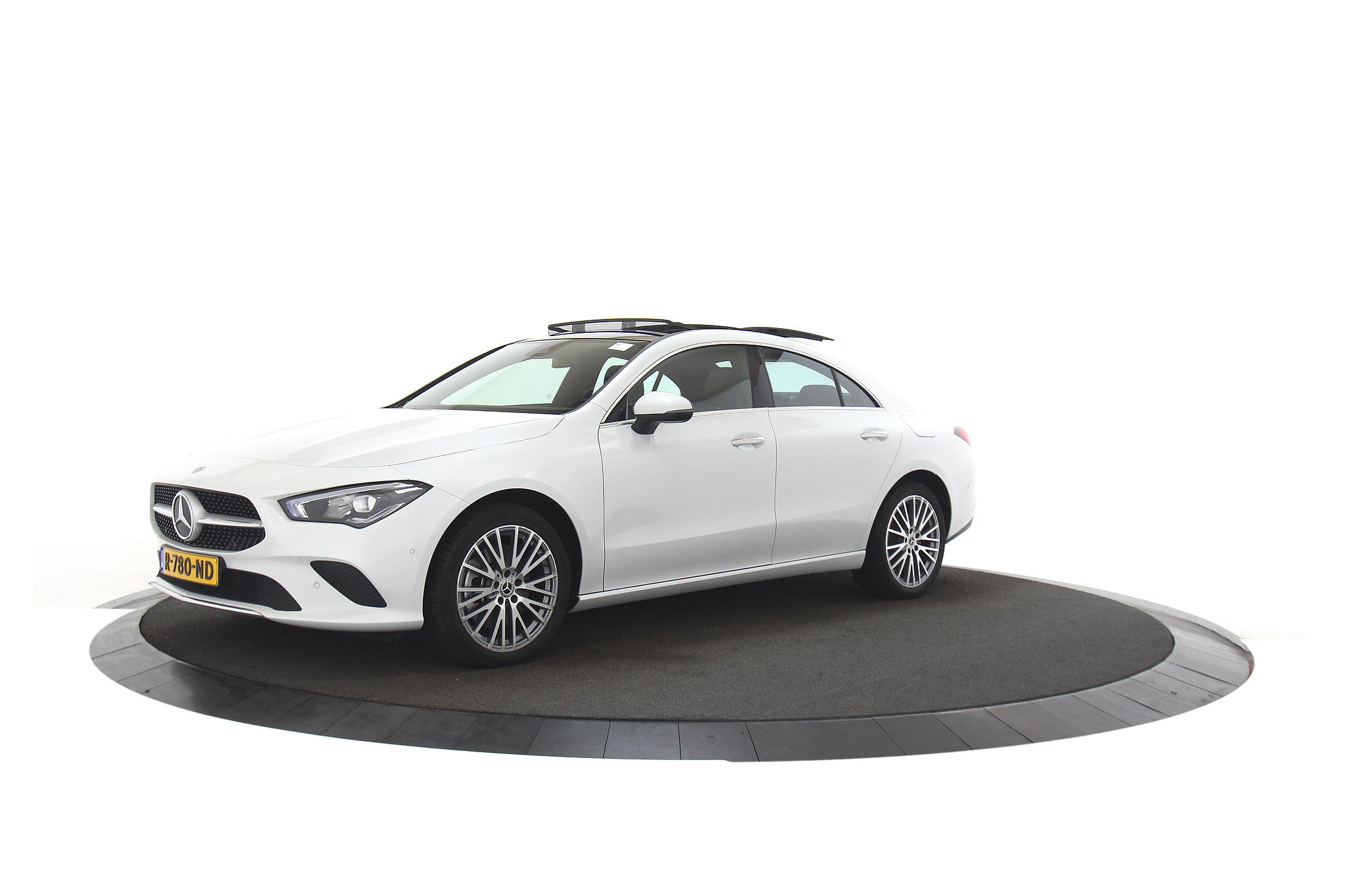 Mercedes-Benz CLA-klasse 250 e Luxury Line Pano Sfeer