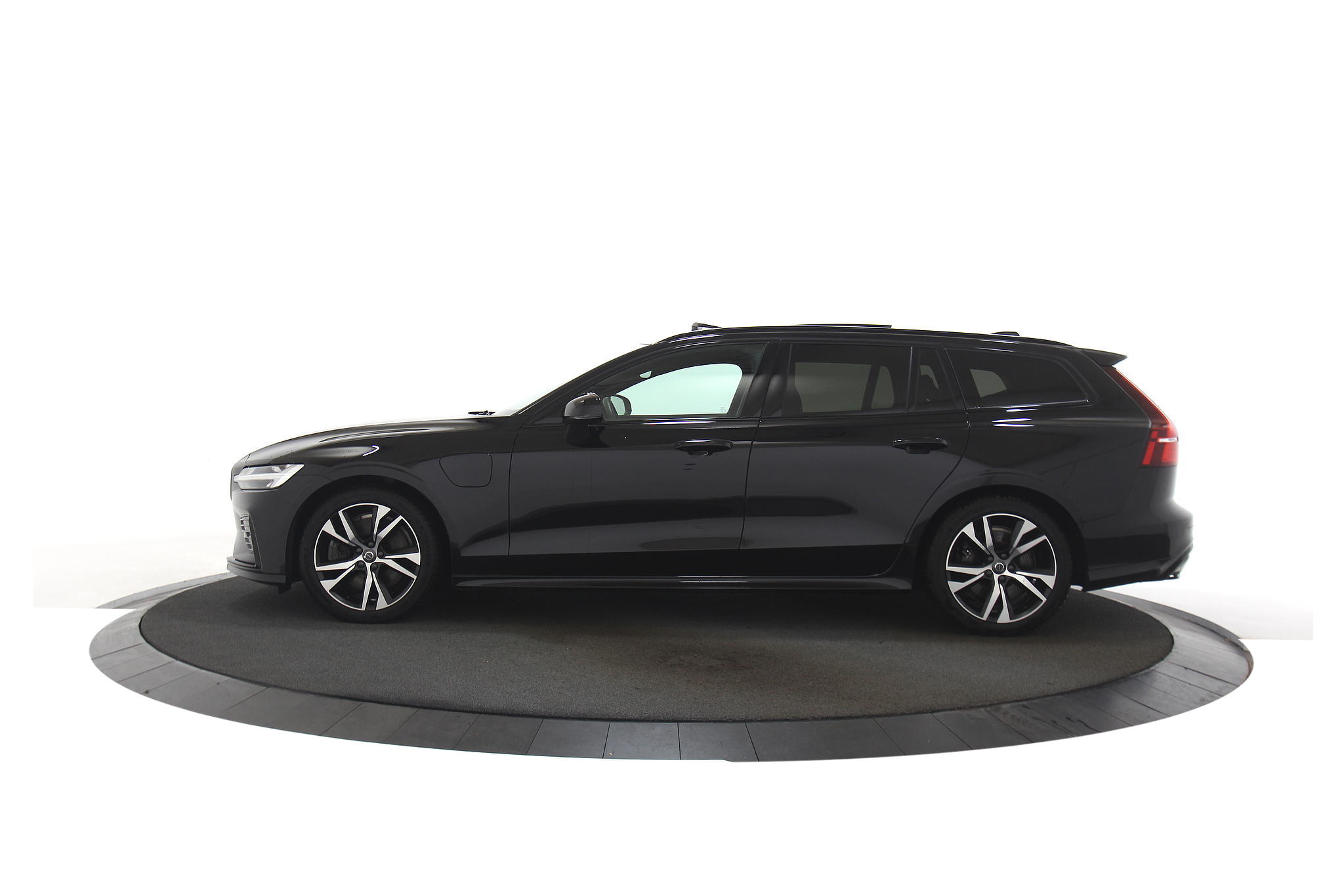 Volvo V60 2.0 T6 Plug-in hybrid AWD Plus Dark