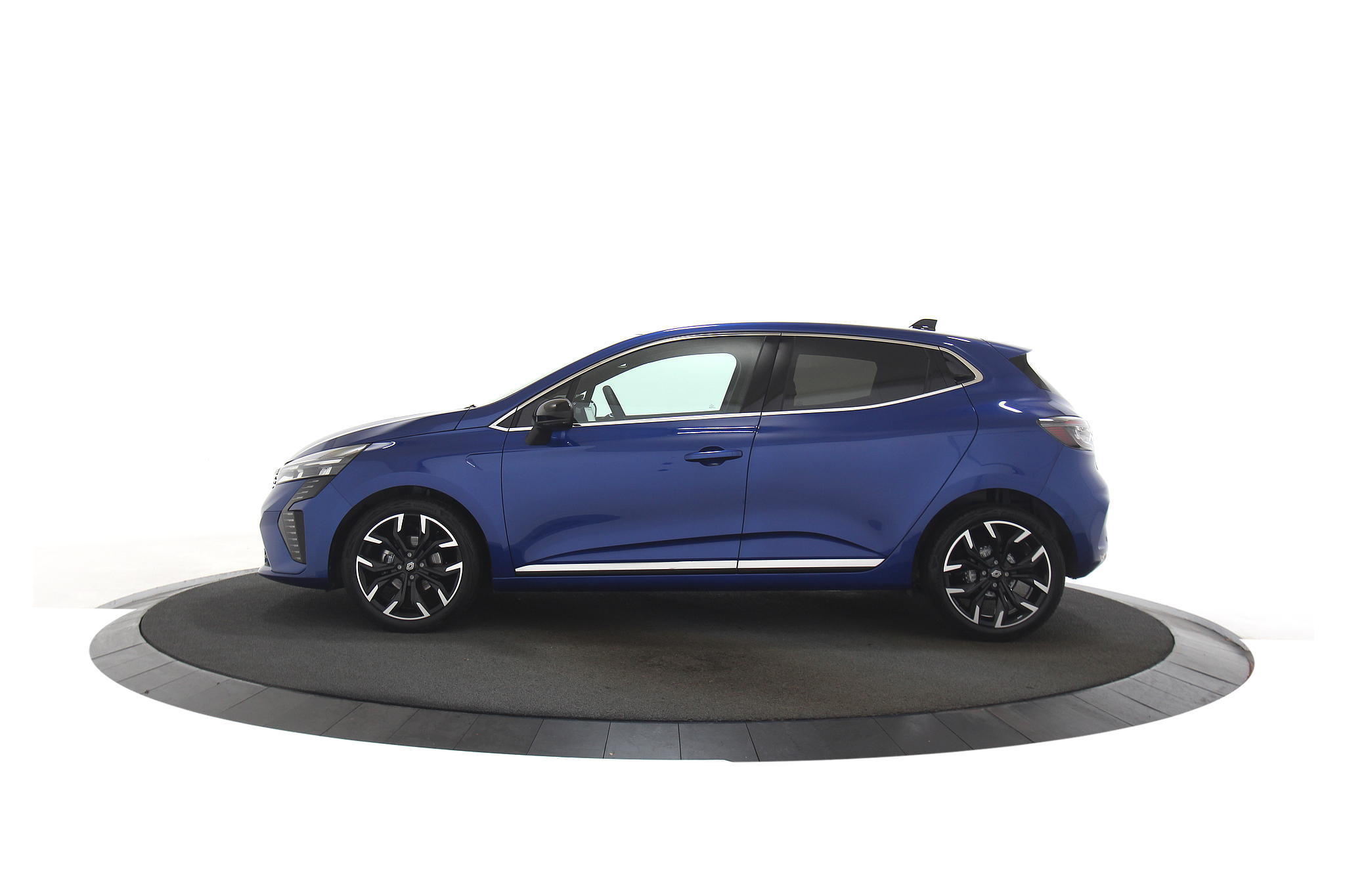 Renault Clio 1.0 TCe 90 GPF Techno | Bleu Iron met. | Pack Winter | Pack Look 17 inch Nieuwprijs 27800,-