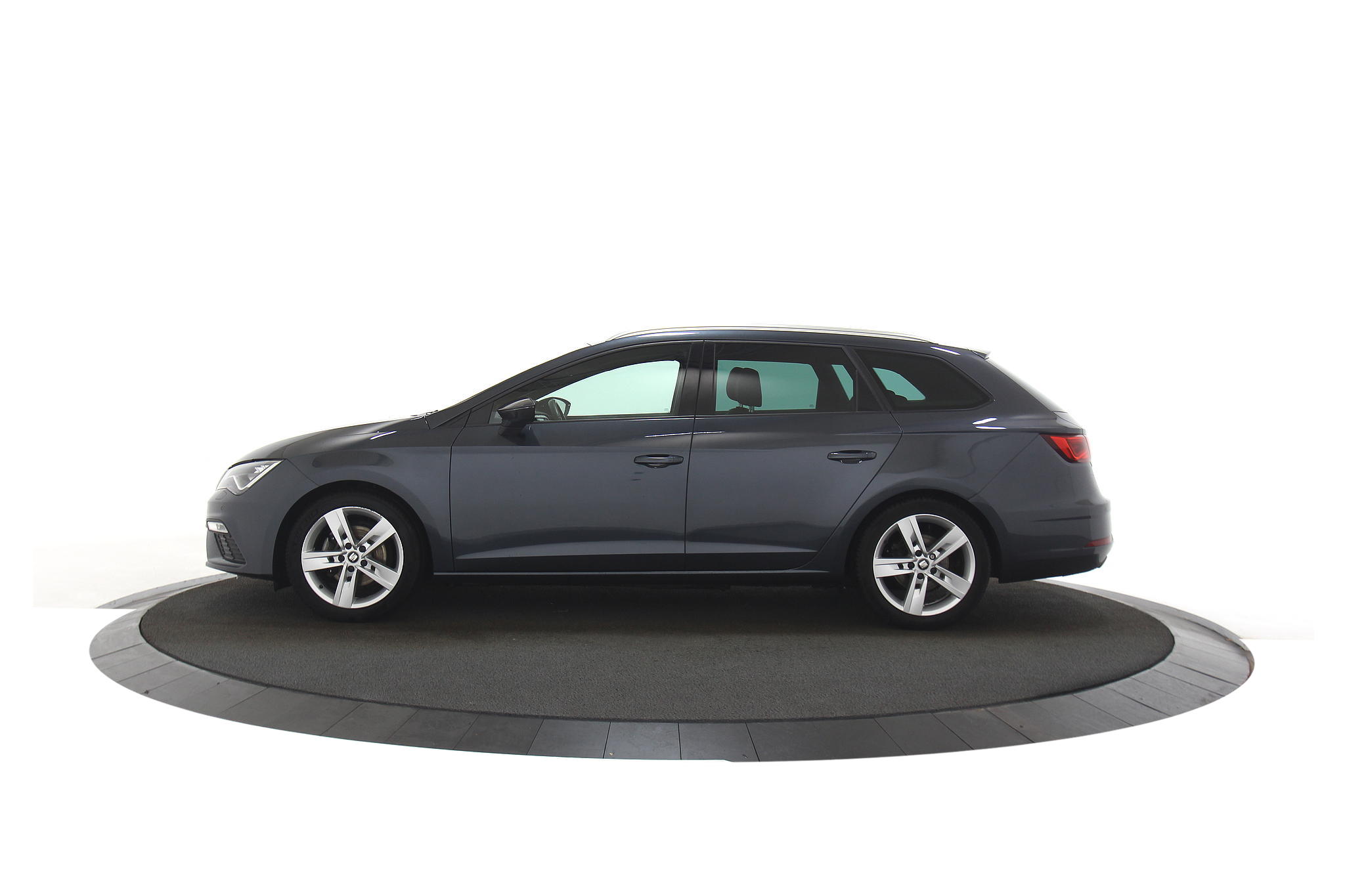 SEAT Leon ST 1.5 TSI FR Business Intense Automaat