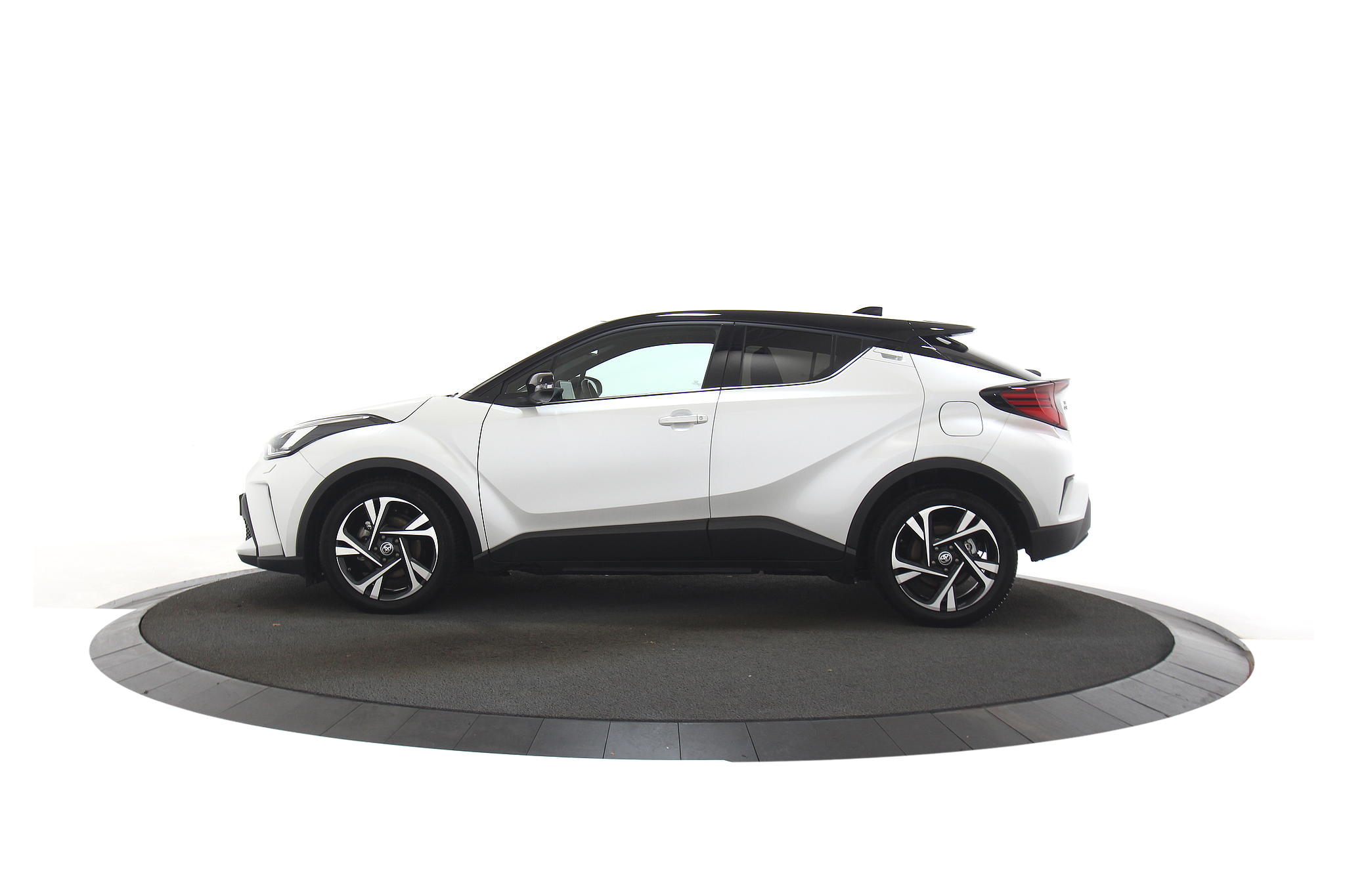 Toyota C-HR 1.8 Hybrid Dynamic |Navi|Camera|Dodehoek|PDC V+A|Stoelverwarming|