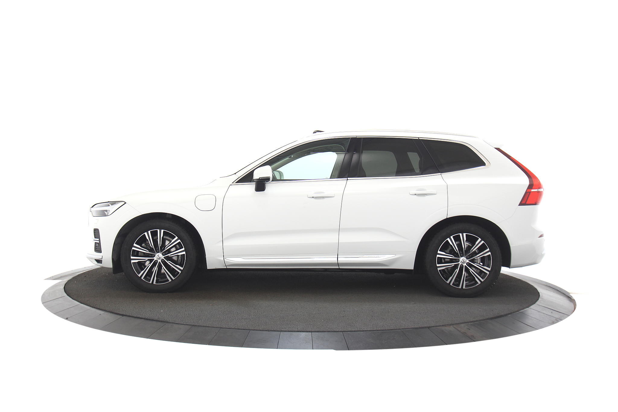 Volvo XC60 T6 Recharge Inscription|Luchtvering|Stoelventilatie|Trekhaak|