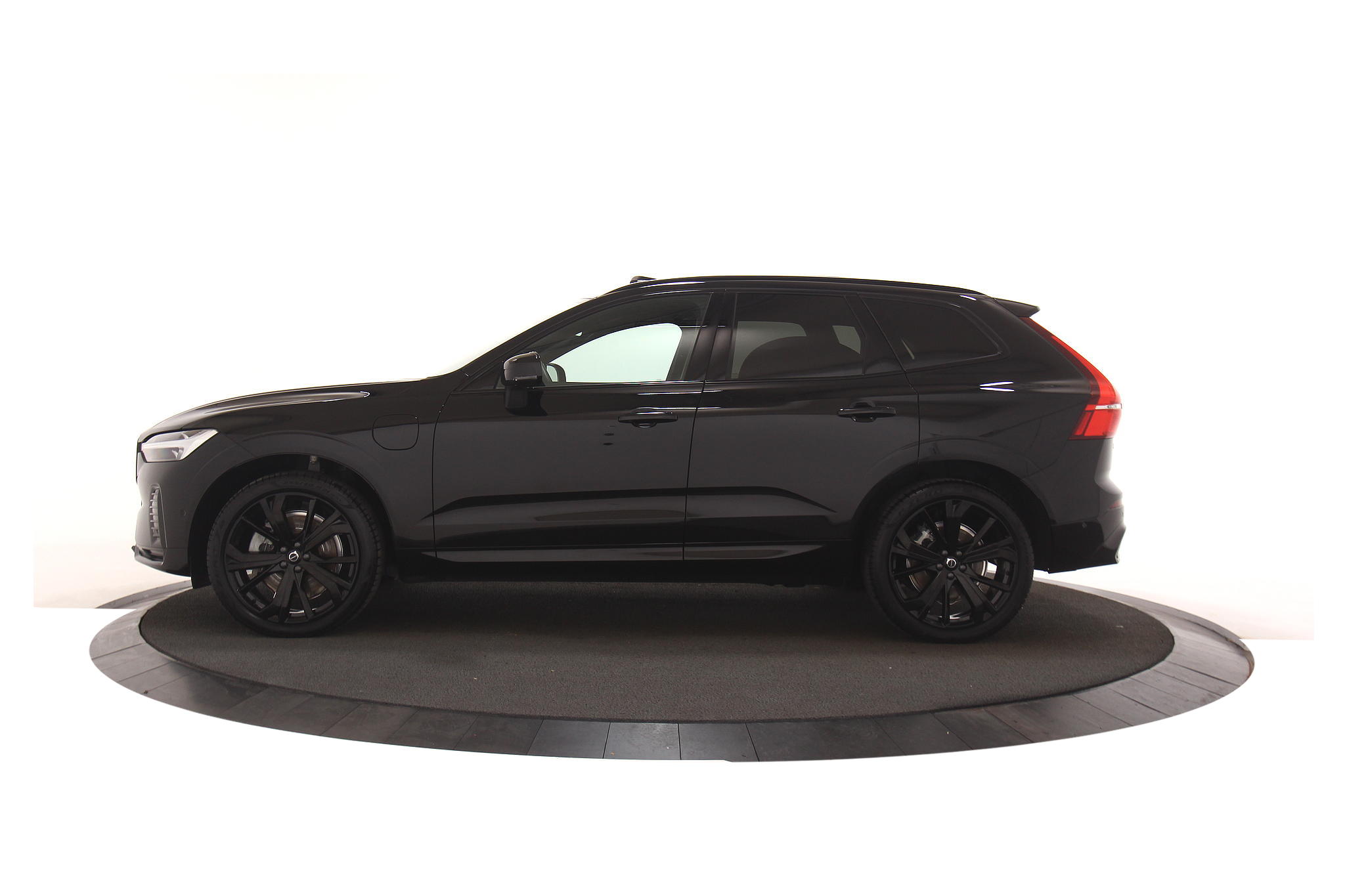 Volvo XC60 2.0 T6 Plug-in hybrid AWD Plus Black Edition