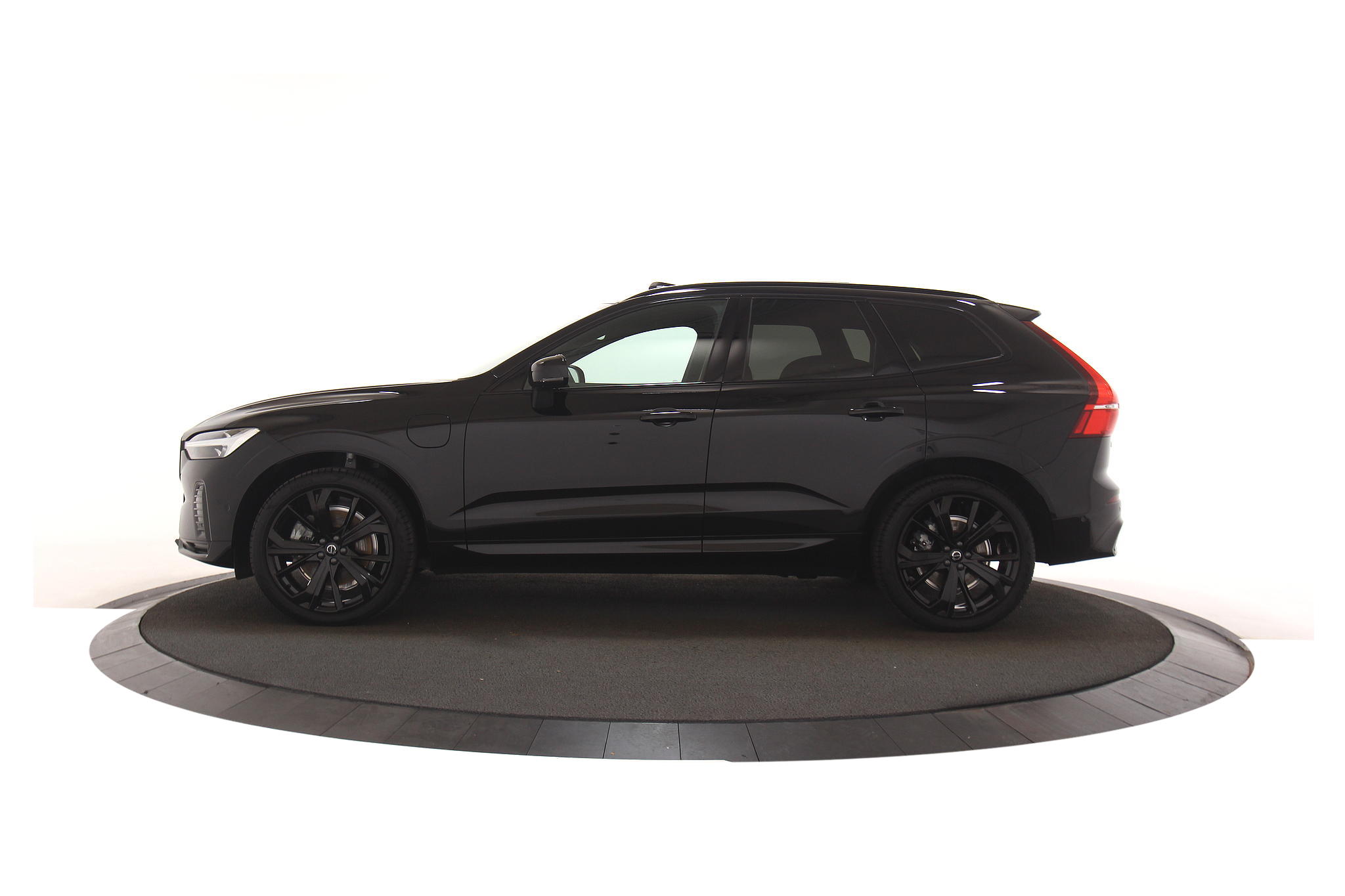 Volvo XC60 2.0 T6 Plug-in hybrid AWD Plus Black Edition