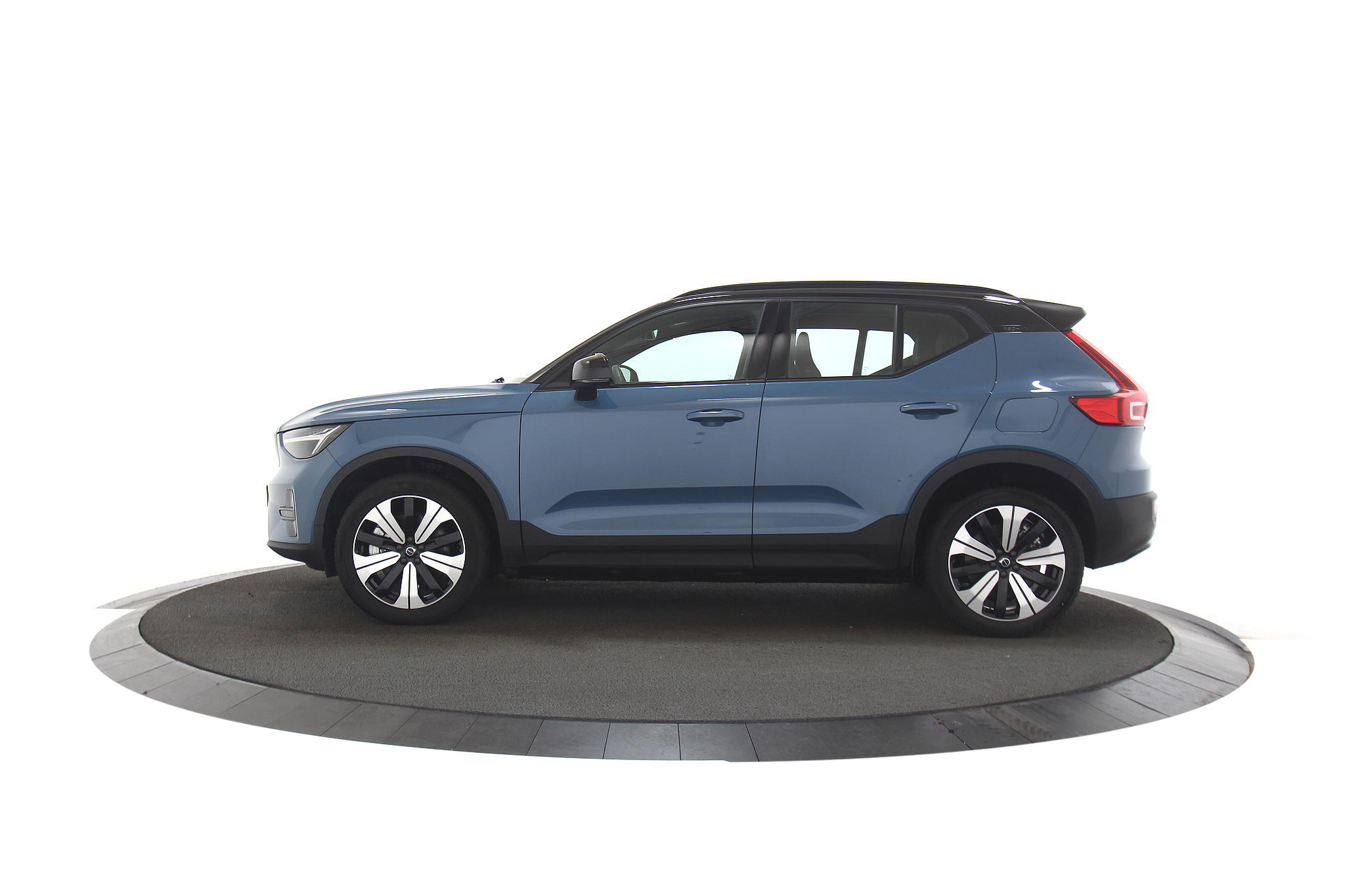 Volvo XC40 Core Recharge Pure Electric 2WD