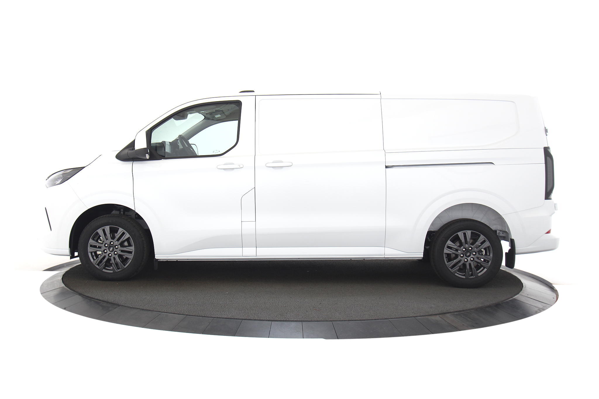 Ford Transit Custom 320 2.0 TDCI 170PK L2H1 Limited – 2xSchuifd – Dual zone AC – Verw. stuur – C Dubb. Vergren.