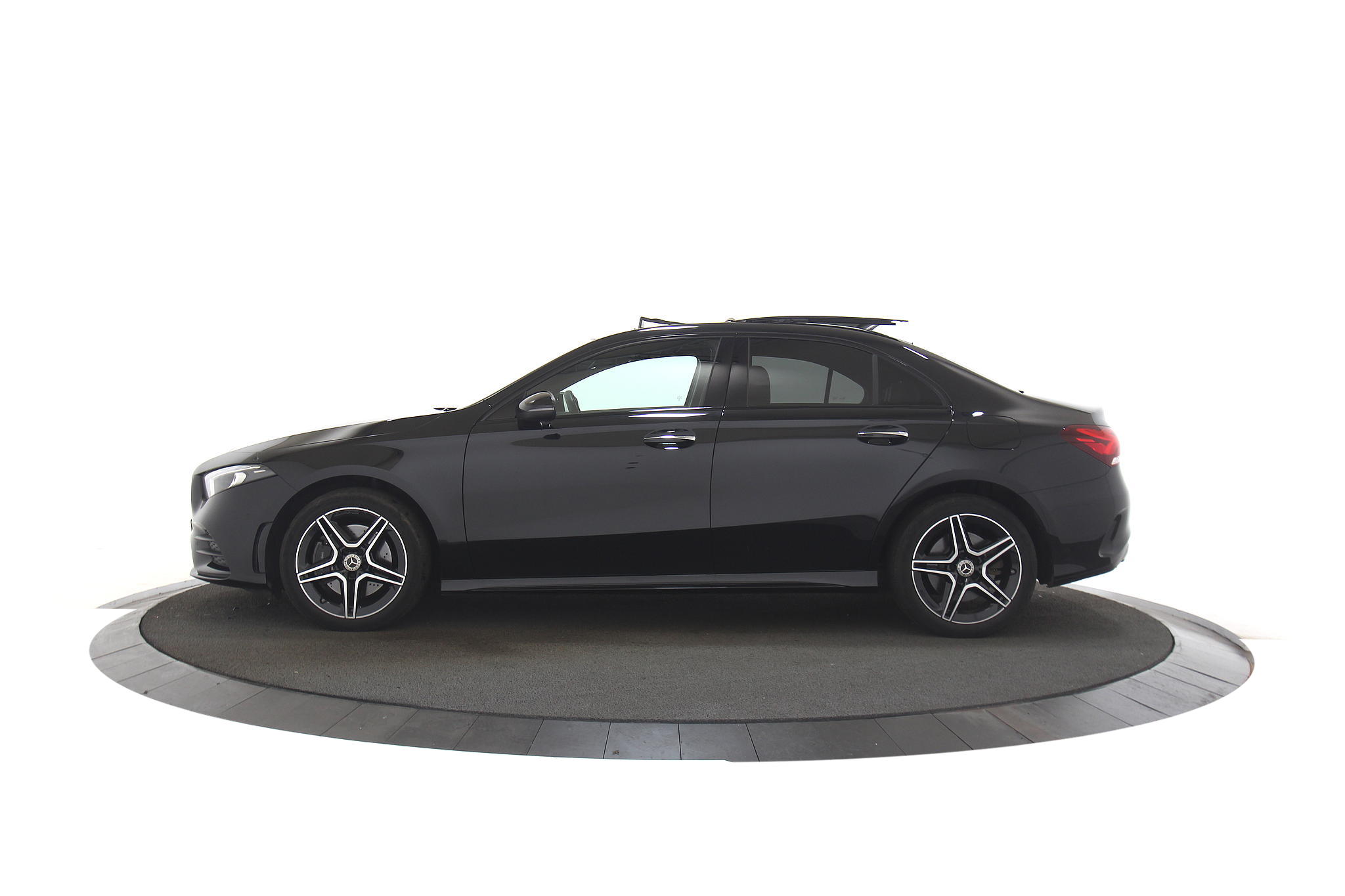 Mercedes-Benz A 250 E AMG LINE DCT Night | Pano | Stoelverw.