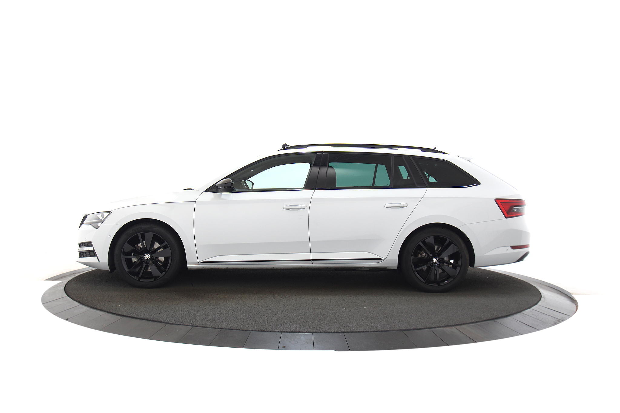 Skoda Superb Combi 1.4 TSI 218 PHEV DSG SPORTLINE | Pano Virtual Alcantara Stoelverw. Trekhaak | Moon White Metallic