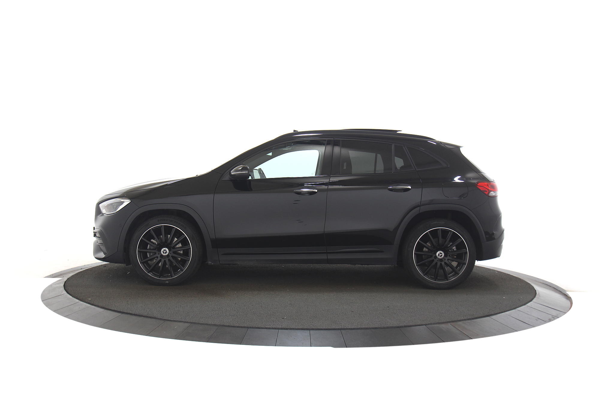 Mercedes-Benz GLA Klasse 250 e Bussiness Solution AMG Pano Sfeer Leder Night Pakket