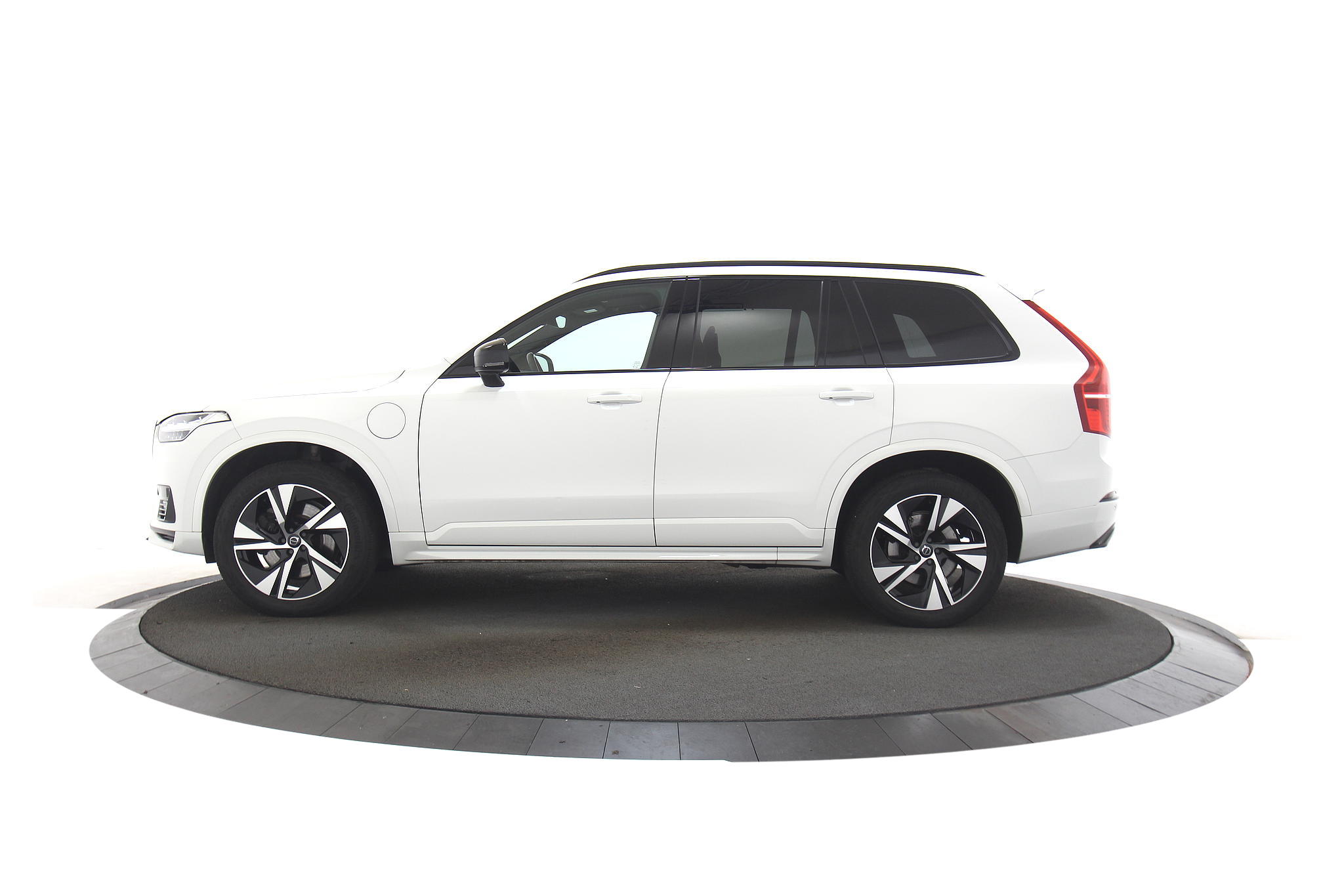 Volvo XC90 R-Design Recharge AWD 2.0 T8 Twin Engine 7-zits | Elektr. Haak | Stoelverw. achter | Voorruitverw.
