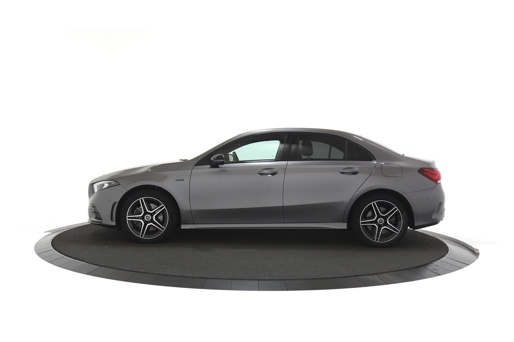 Mercedes-Benz A-klasse 250 e Business Solution AMG Limited Sfeer