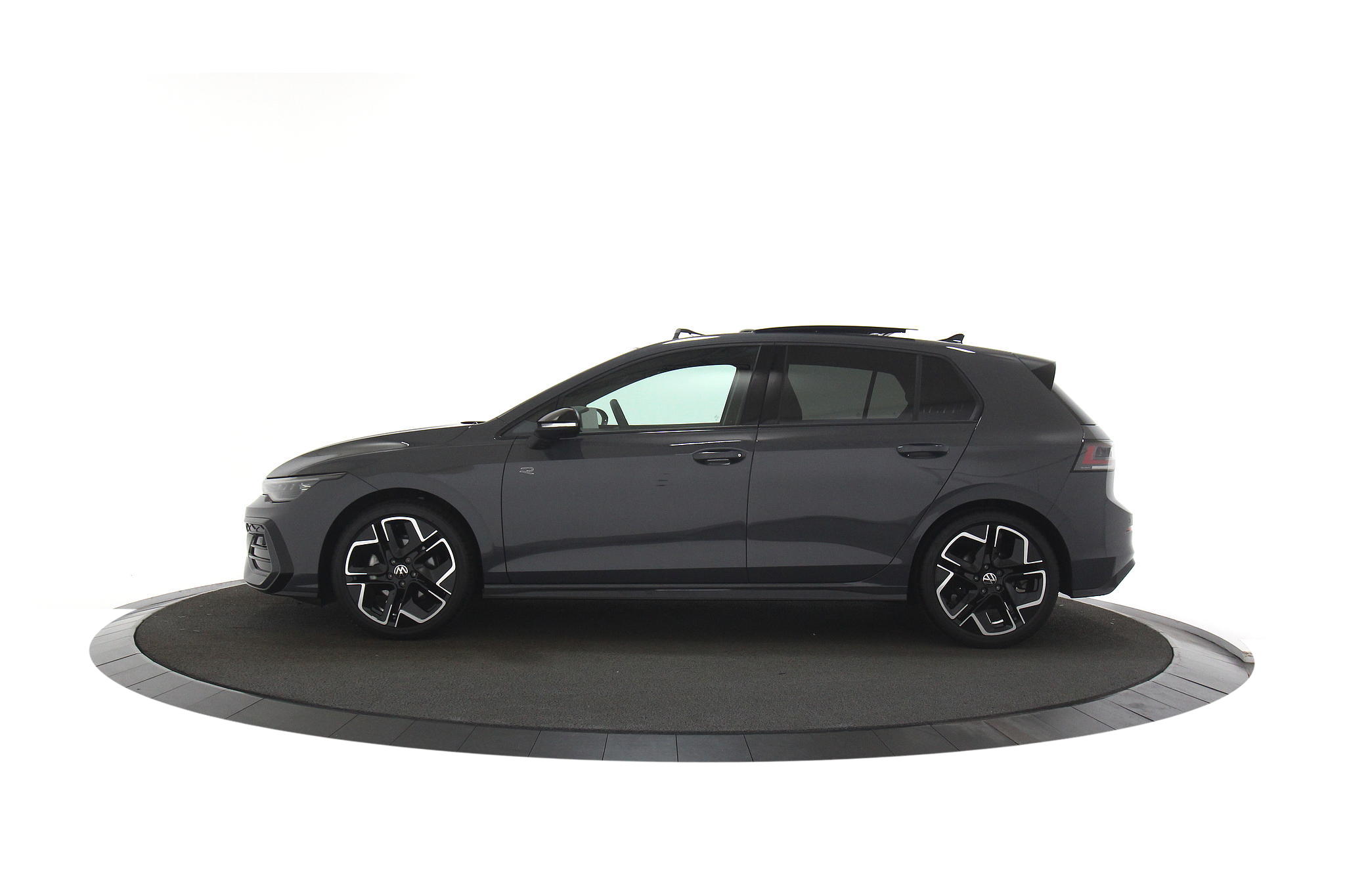 Volkswagen Golf VIII 1,5 eTSI 150PK DSG R-Line +