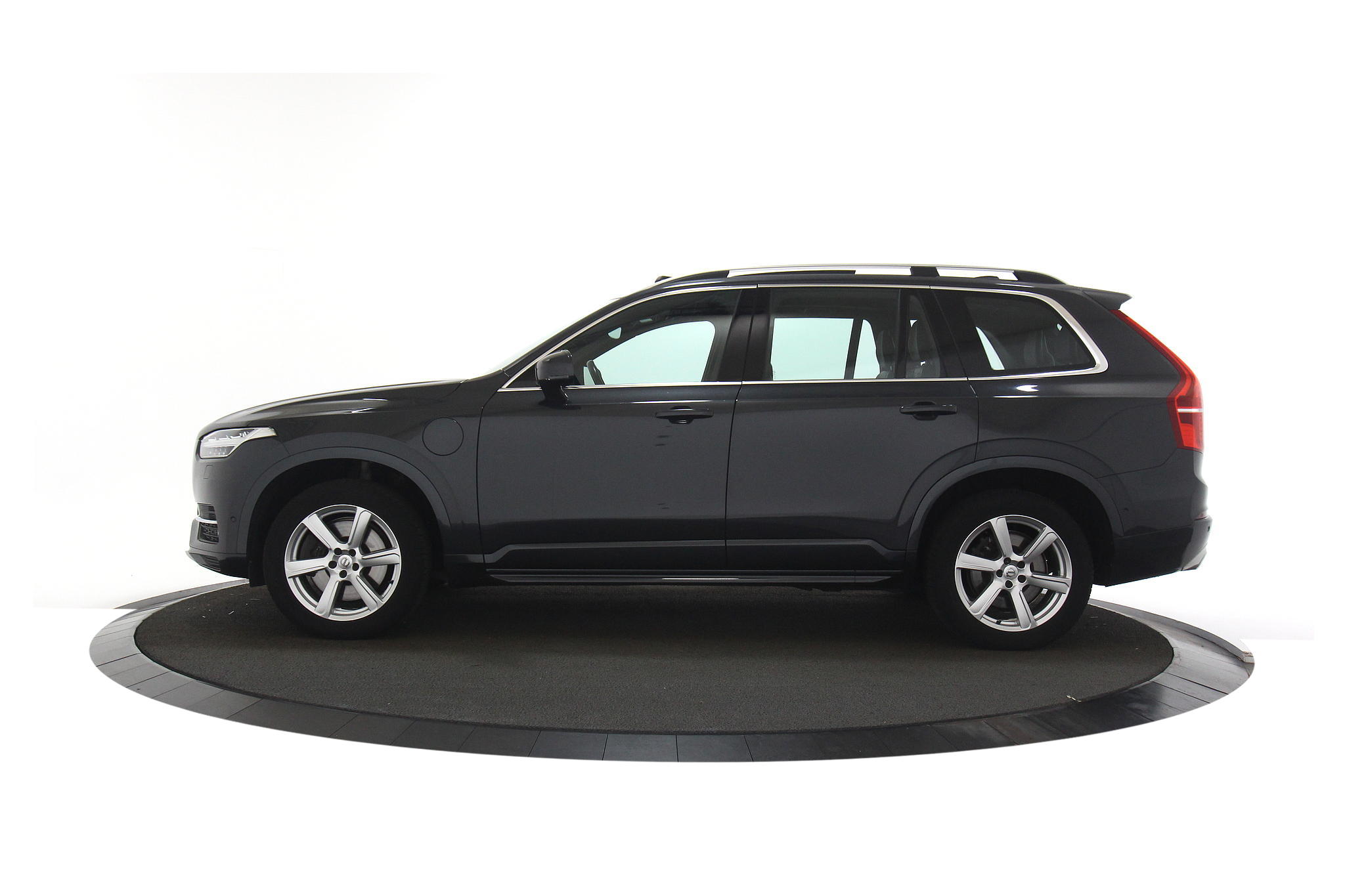 Volvo XC90 2.0 T8 Twin Engine AWD Pano Luchtvering Trekhaak 7P Leder ACC Stoelverwarming