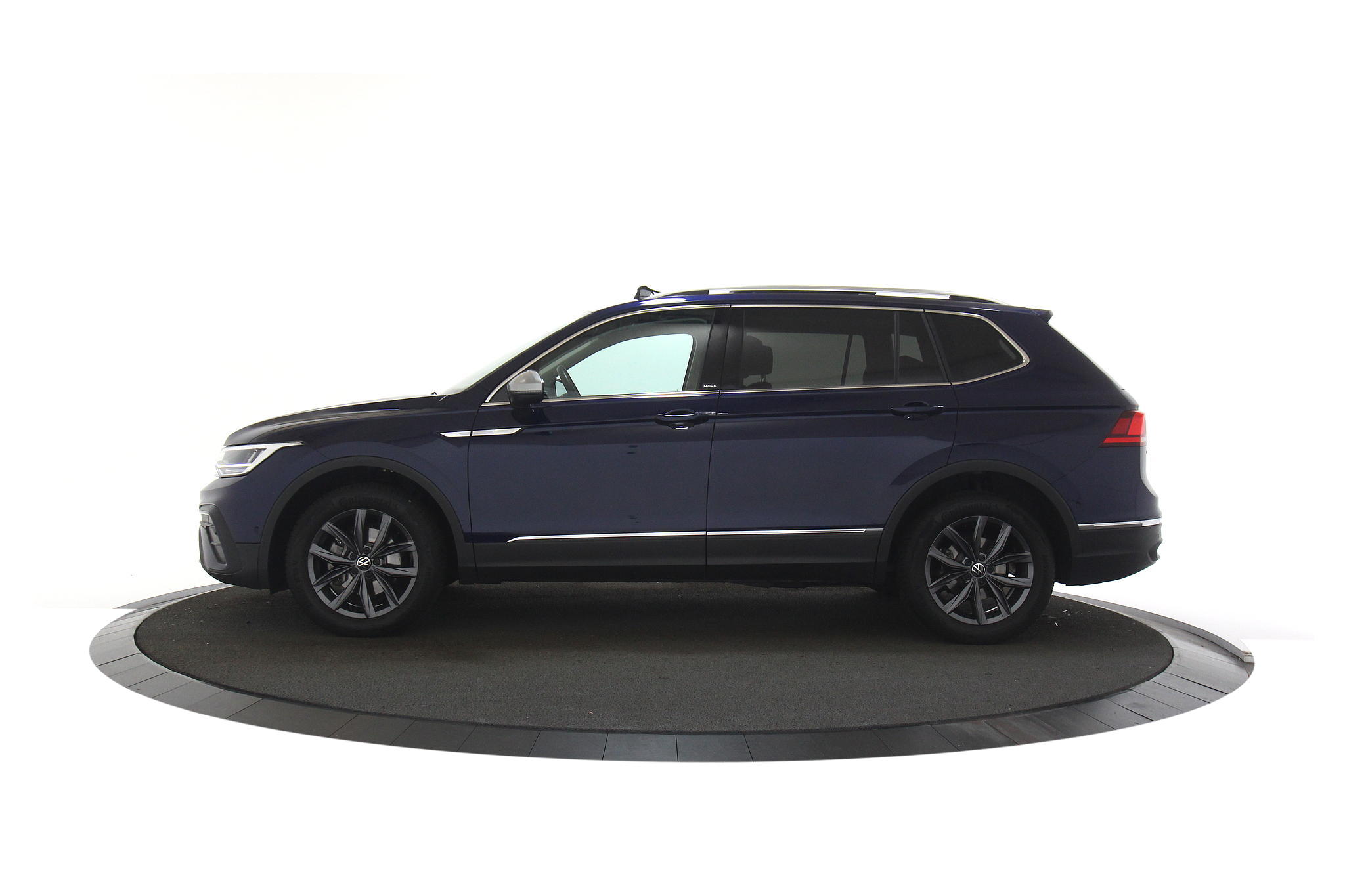 Volkswagen Tiguan Allspace 1.5 TSI Life Business 7p. |Pano|Trekhaak|ACC|Stoelverwarming|